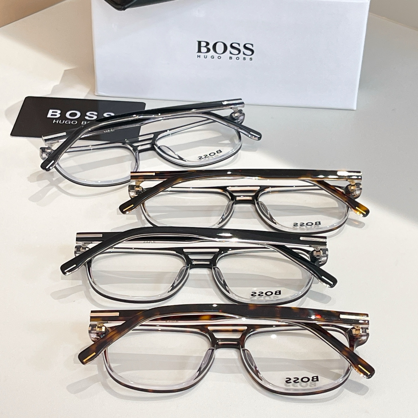 BOSS✨✨✨MODEL: 1600✨✨✨SIZE: 145✨✨✨原装货品～～