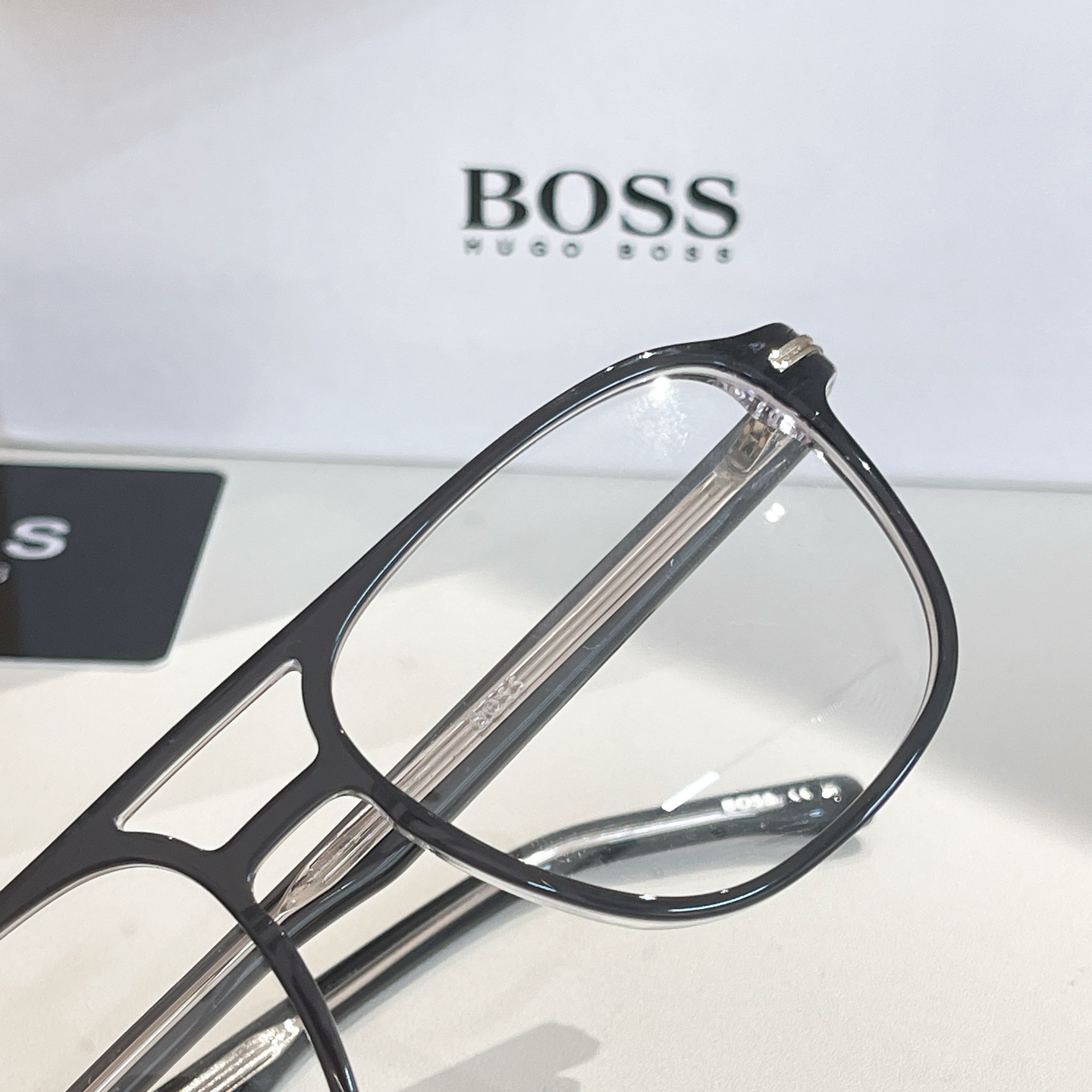 BOSS✨✨✨MODEL: 1600✨✨✨SIZE: 145✨✨✨原装货品～～