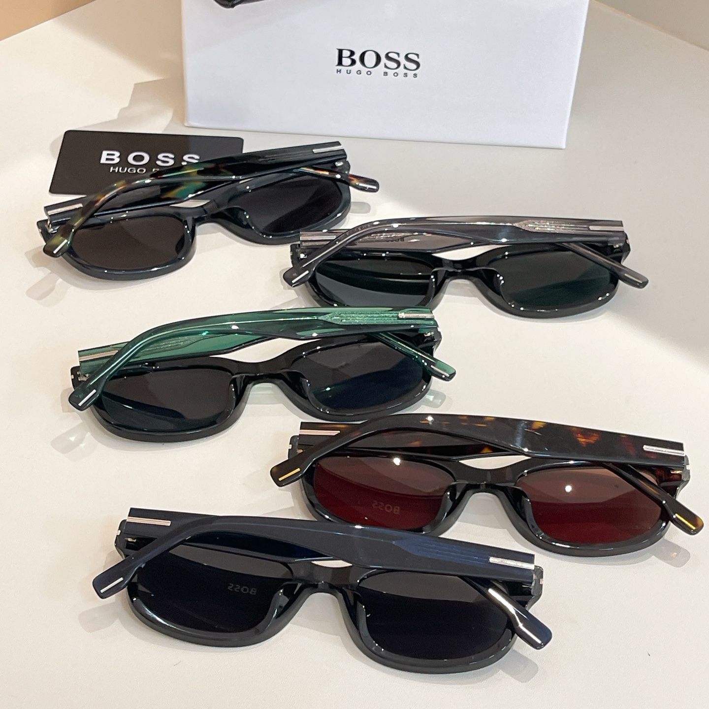 BOSS✨✨✨MODEL: 1739/S✨✨✨SIZE: 150✨✨✨原装货品～～