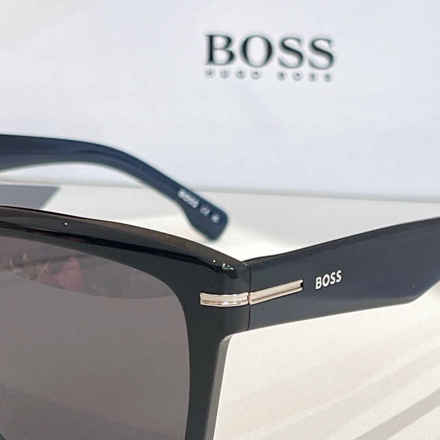 BOSS✨✨✨MODEL: 1745/S✨✨✨SIZE: 50口21-145✨✨✨原装货品～～