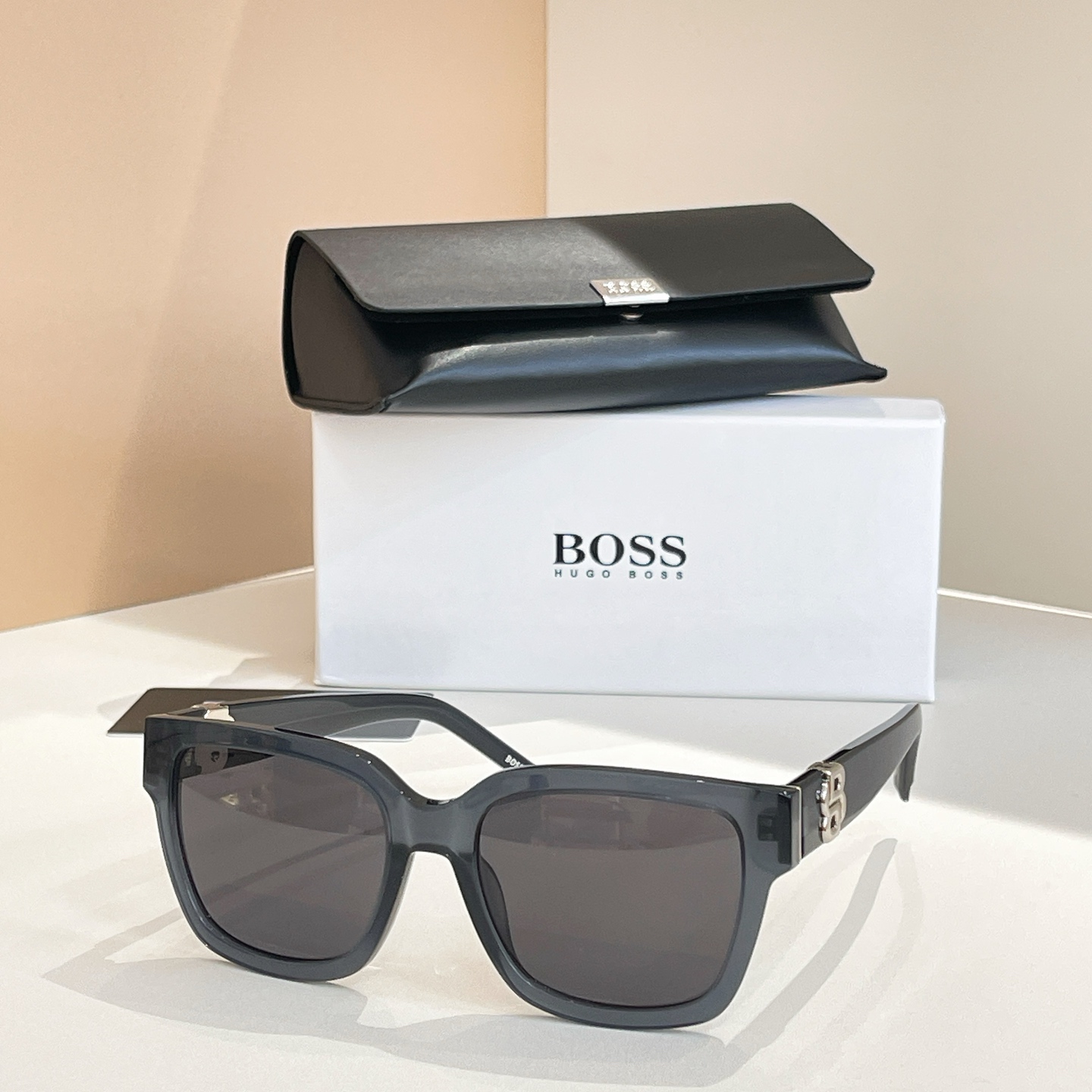 BOSS✨✨✨MODEL: 1744/S✨✨✨SIZE: 140✨✨✨原装货品～～