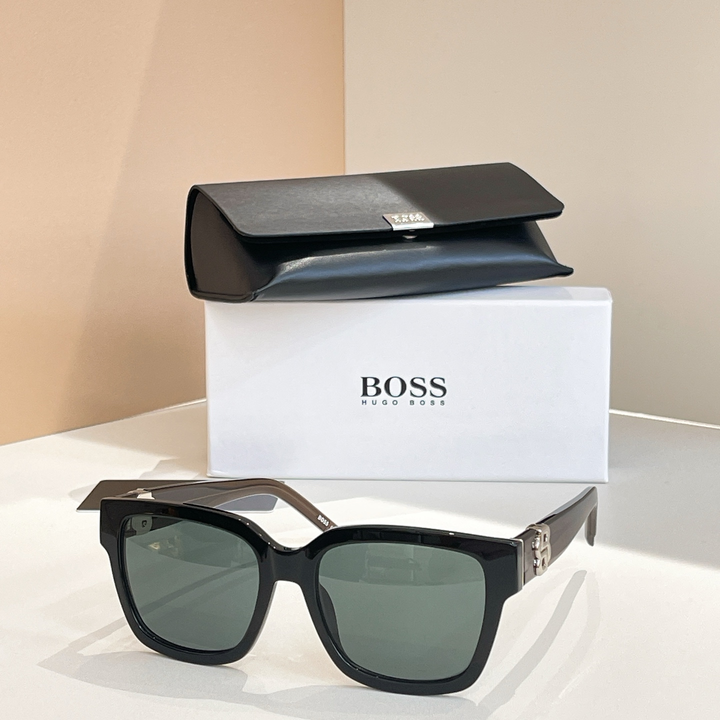 BOSS✨✨✨MODEL: 1744/S✨✨✨SIZE: 140✨✨✨原装货品～～