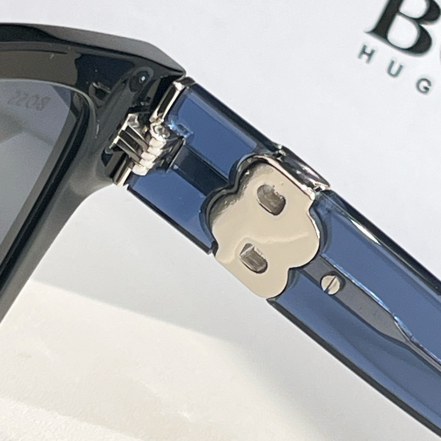 BOSS✨✨✨MODEL: 1744/S✨✨✨SIZE: 140✨✨✨原装货品～～