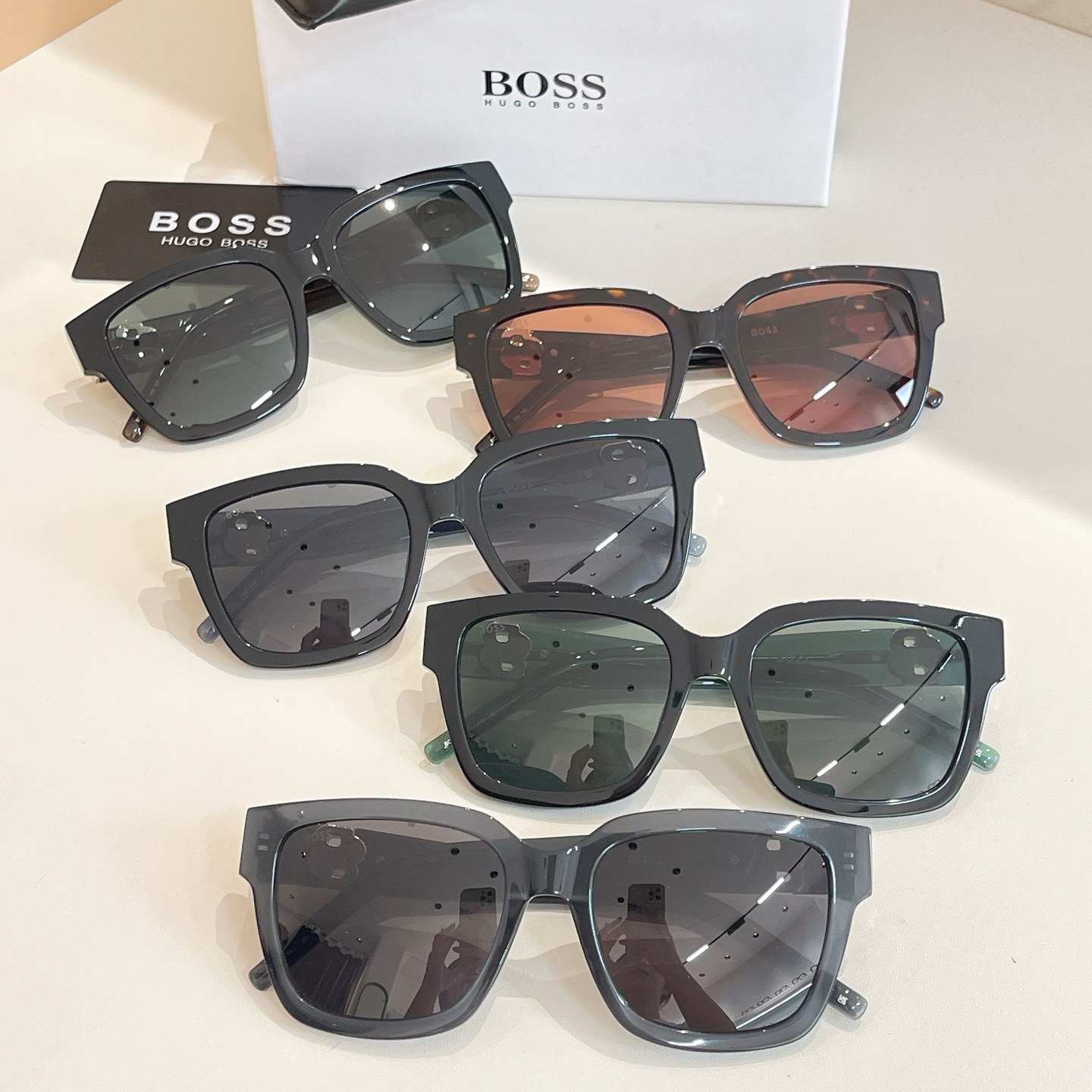 BOSS✨✨✨MODEL: 1744/S✨✨✨SIZE: 140✨✨✨原装货品～～