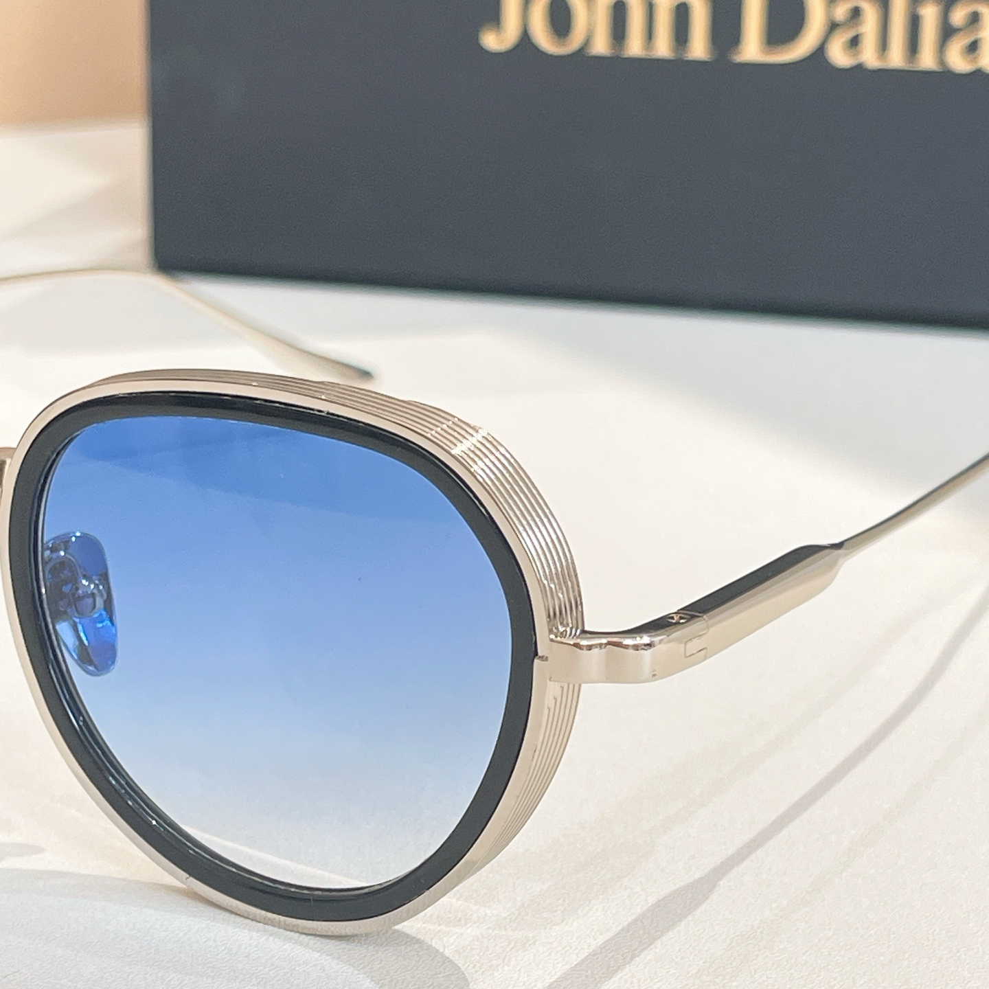 John Daila🌟🌟🌟MODEL: JOHNDALIASCARLETT🌟🌟🌟SIZE: 52口22-