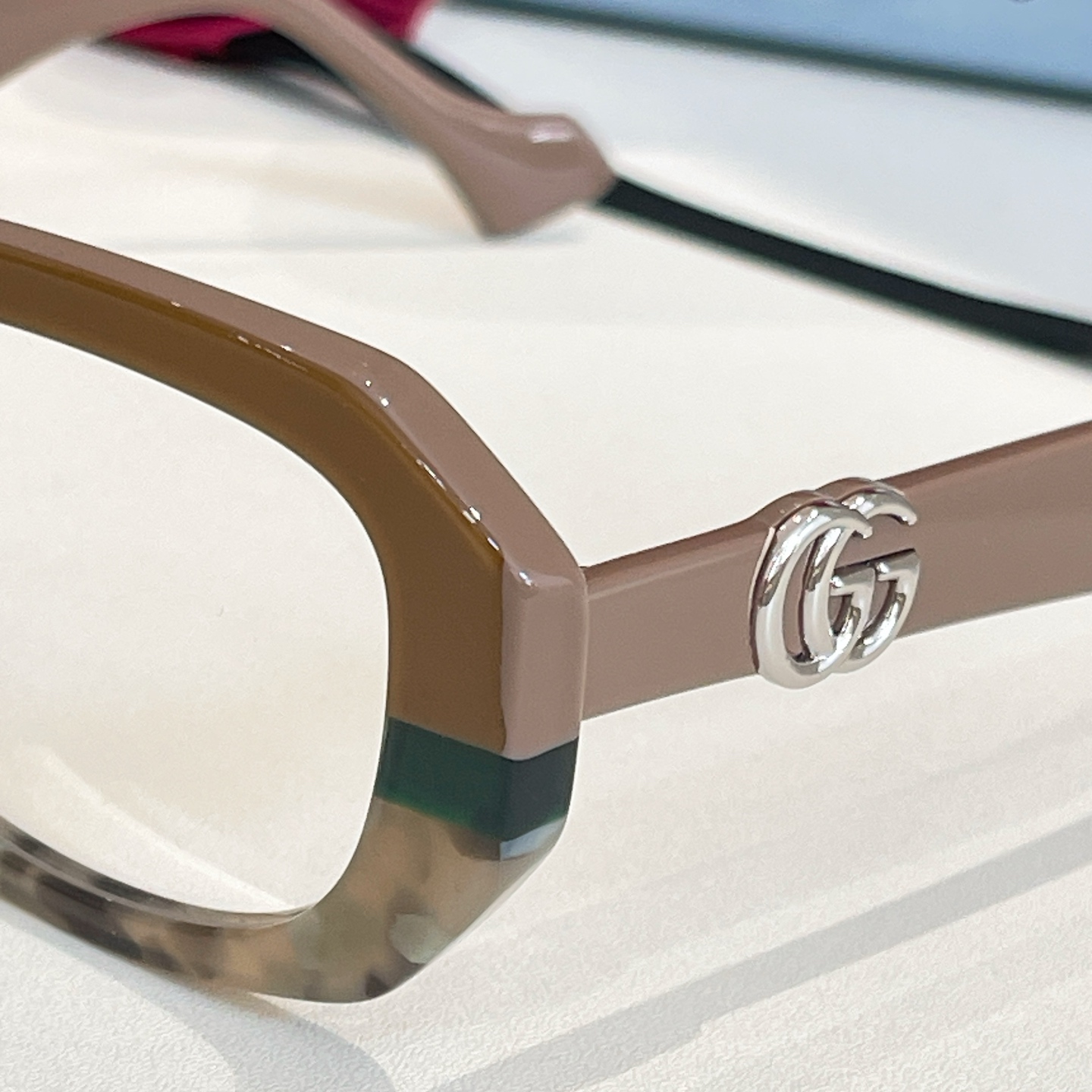 GUCC*🐝🐝🐝MODEL:GG1526O🐝🐝🐝SIZE:52口18-145🐝🐝🐝