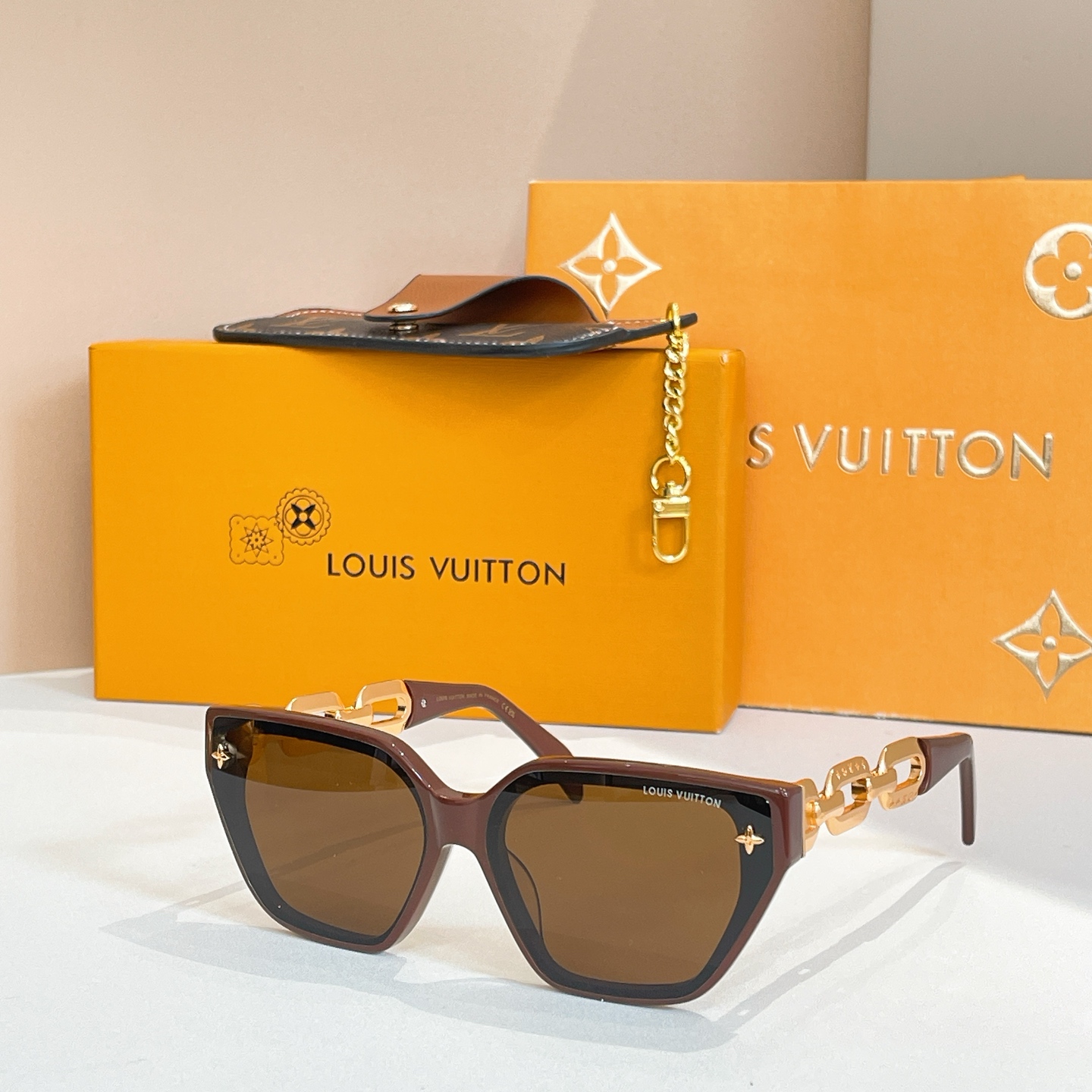 LOUIS VUITTO*🍁🍁🍁MODEL：Z2050U🍁🍁🍁SIZE：55口19-148🍁🍁🍁