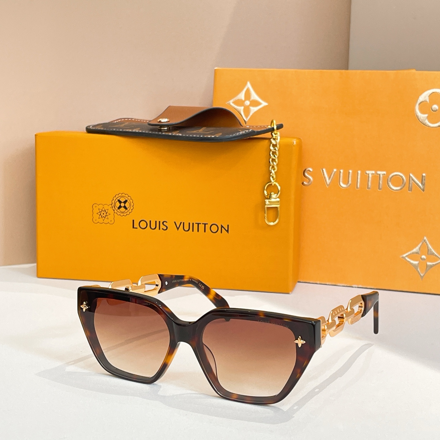 LOUIS VUITTO*🍁🍁🍁MODEL：Z2050U🍁🍁🍁SIZE：55口19-148🍁🍁🍁