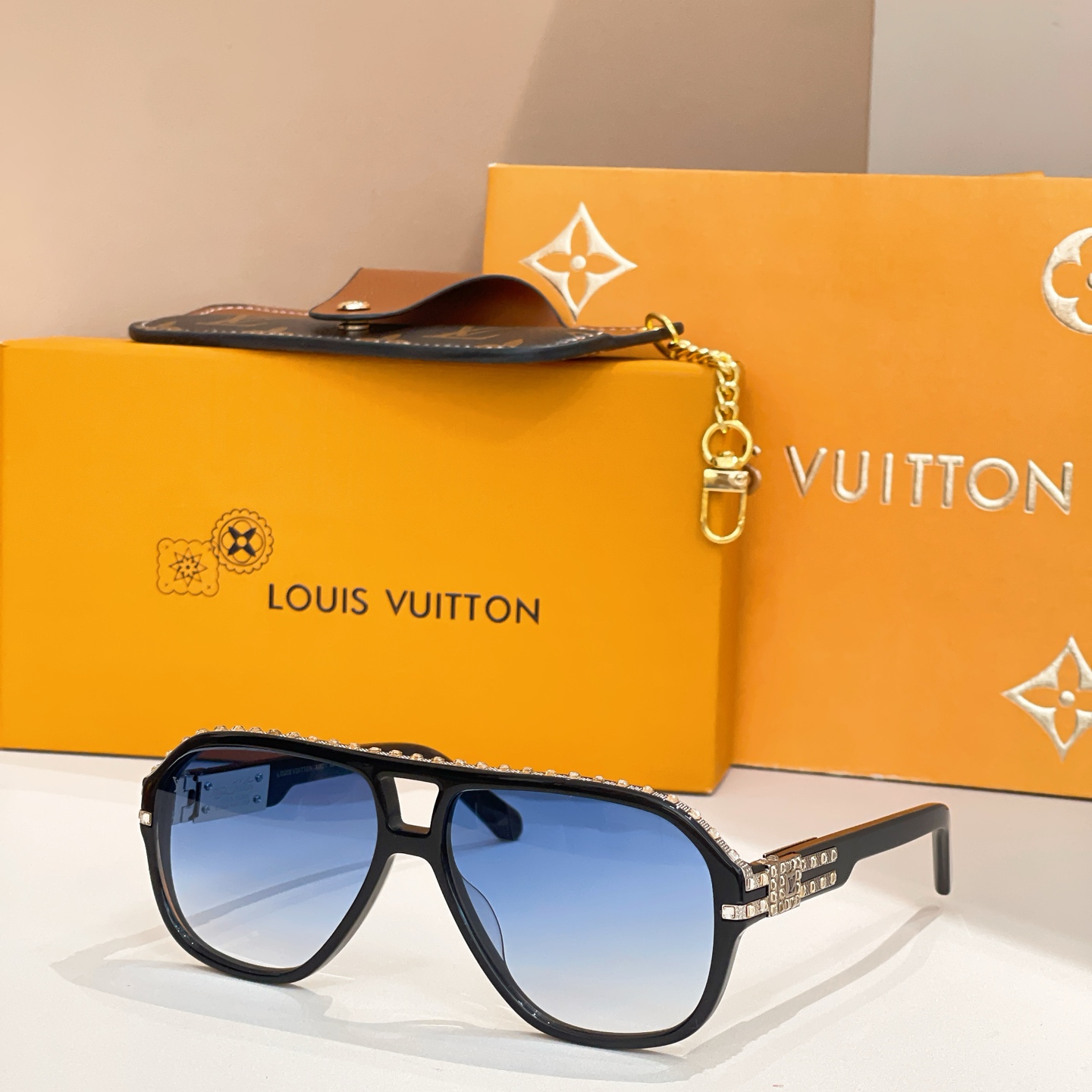 LOUIS VUITTO*🍁🍁🍁MODEL：Z2011U🍁🍁🍁SIZE：60口15-142🍁🍁🍁