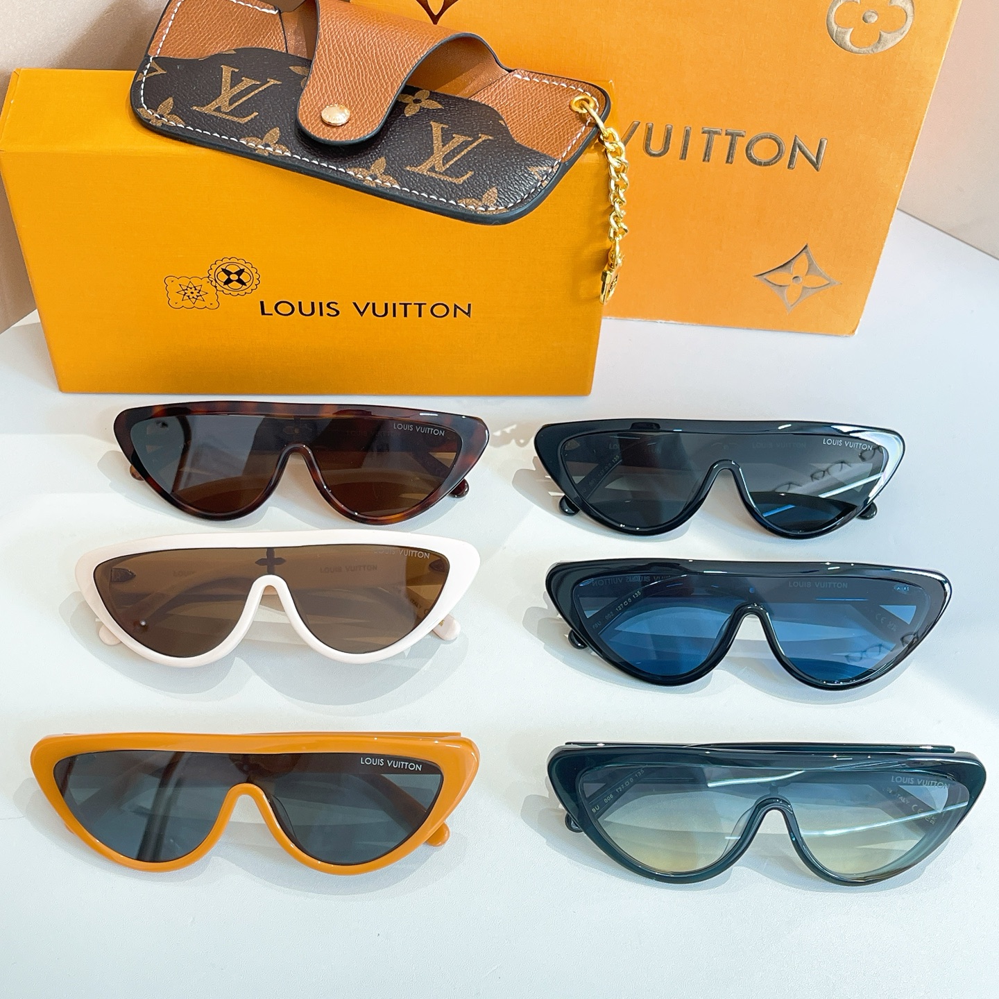 LOUIS VUITTO*✨✨✨MODEL：Z2179U✨✨✨ SIZE：127口0-135✨✨✨