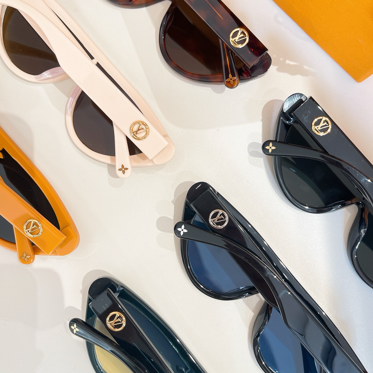 LOUIS VUITTO*✨✨✨MODEL：Z2179U✨✨✨ SIZE：127口0-135✨✨✨