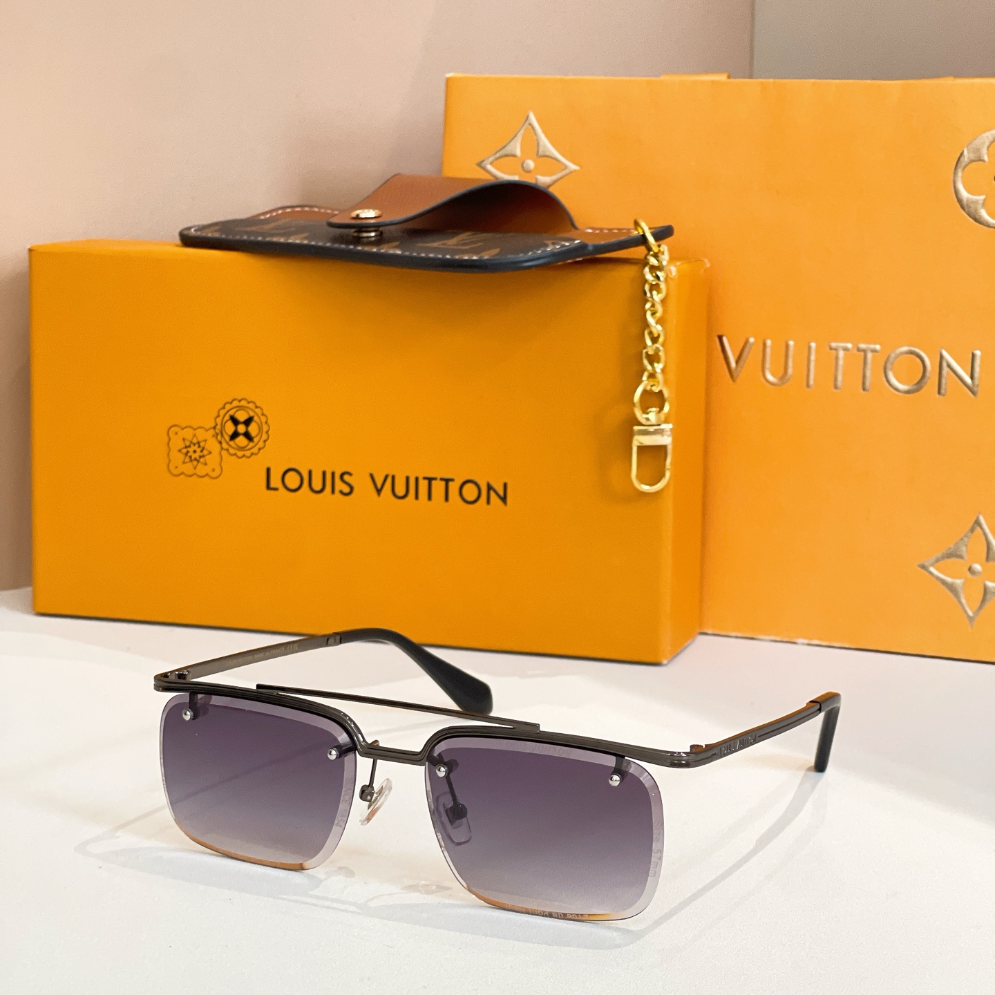 LOUIS VUITTO*✨✨✨MODEL：Z2060U✨✨✨ SIZE：57口18-145✨✨✨