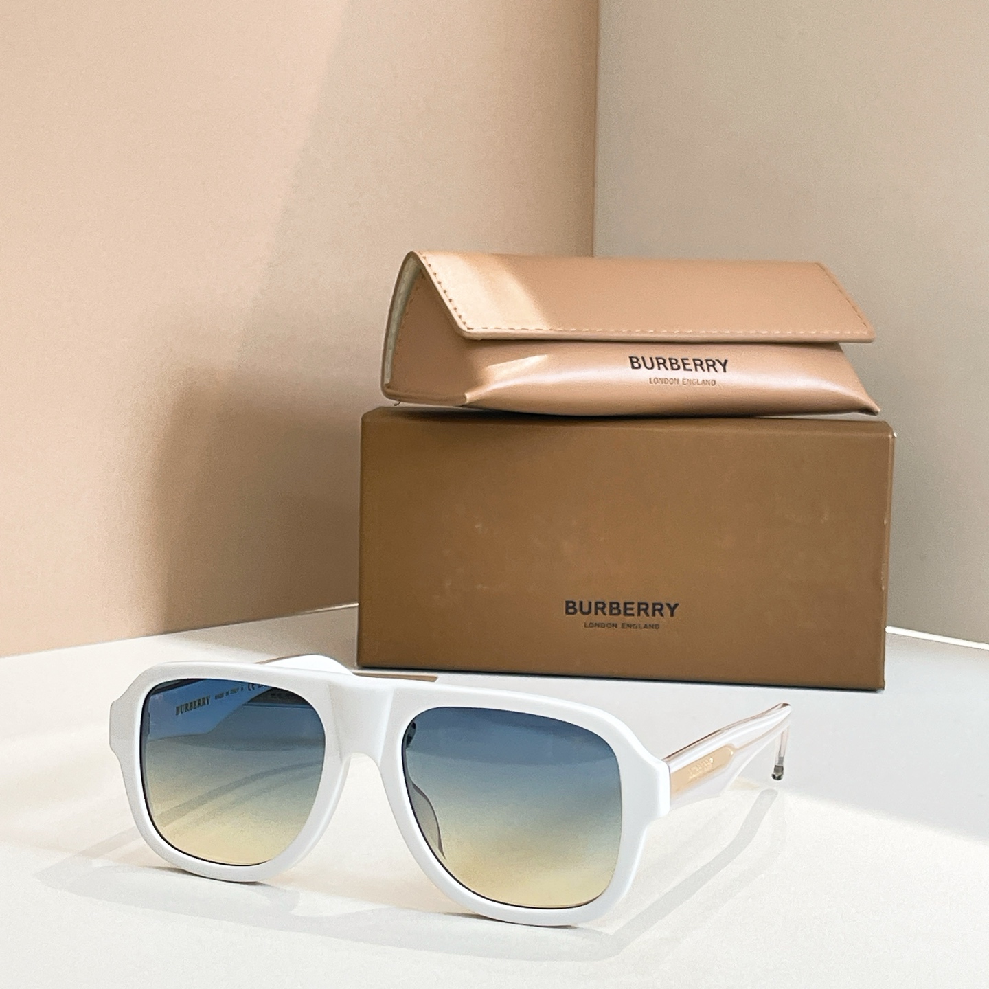 BURBERR*🍁🍁🍁MODEL：B 5886🍁🍁🍁SIZE：56口19-145🍁🍁🍁