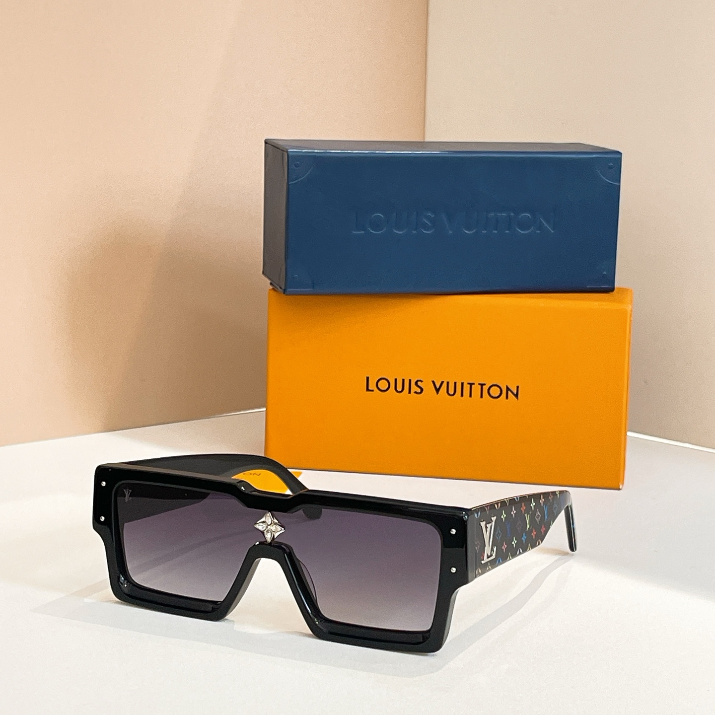 LOUIS VUITTO*✨✨✨MODEL：Z2059U✨✨✨ SIZE：60口12-150✨✨✨