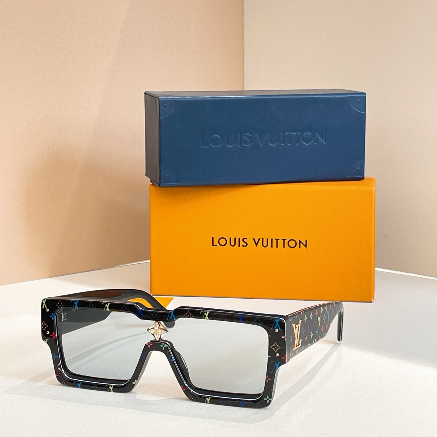 LOUIS VUITTO*✨✨✨MODEL：Z2059U✨✨✨ SIZE：60口12-150✨✨✨