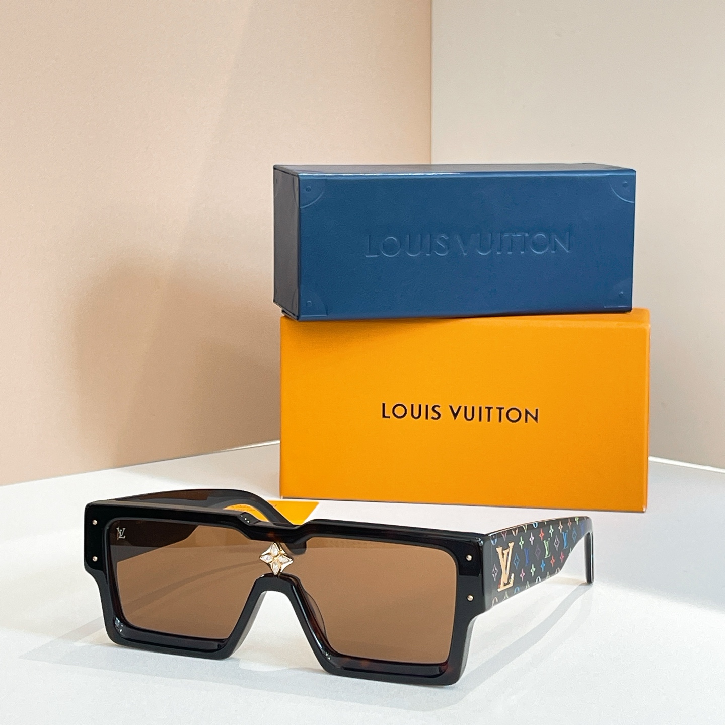 LOUIS VUITTO*✨✨✨MODEL：Z2059U✨✨✨ SIZE：60口12-150✨✨✨