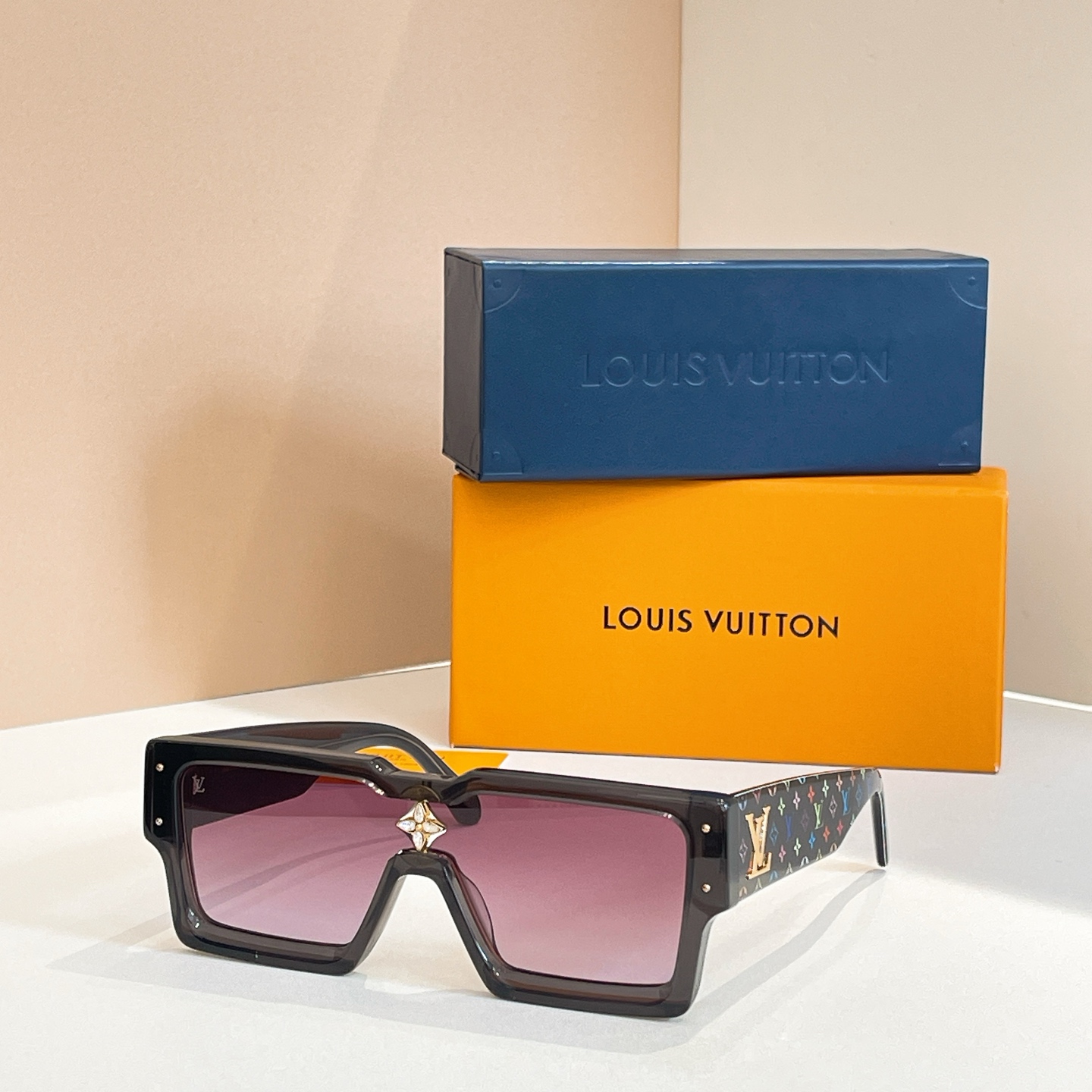 LOUIS VUITTO*✨✨✨MODEL：Z2059U✨✨✨ SIZE：60口12-150✨✨✨