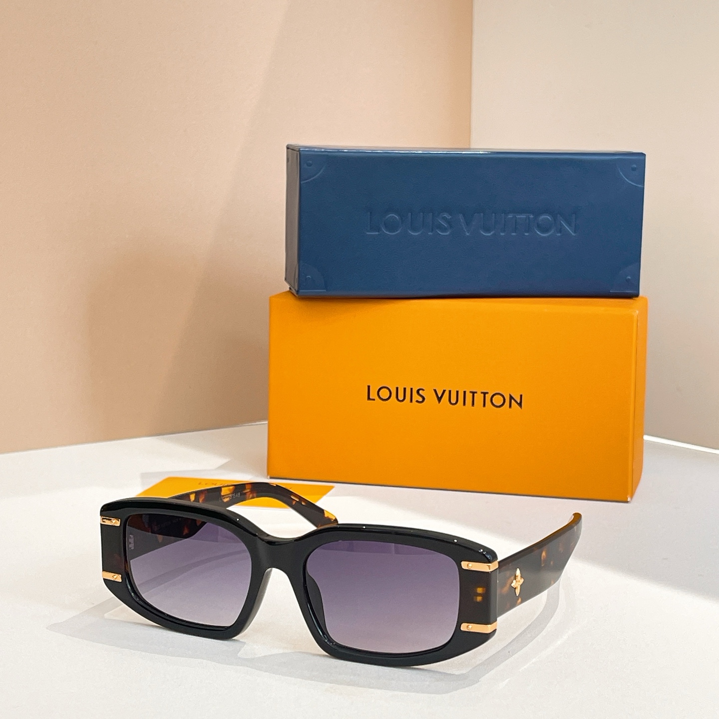 LOUIS VUITTO*✨✨✨MODEL：Z2937U✨✨✨ SIZE：54口18-145✨✨✨