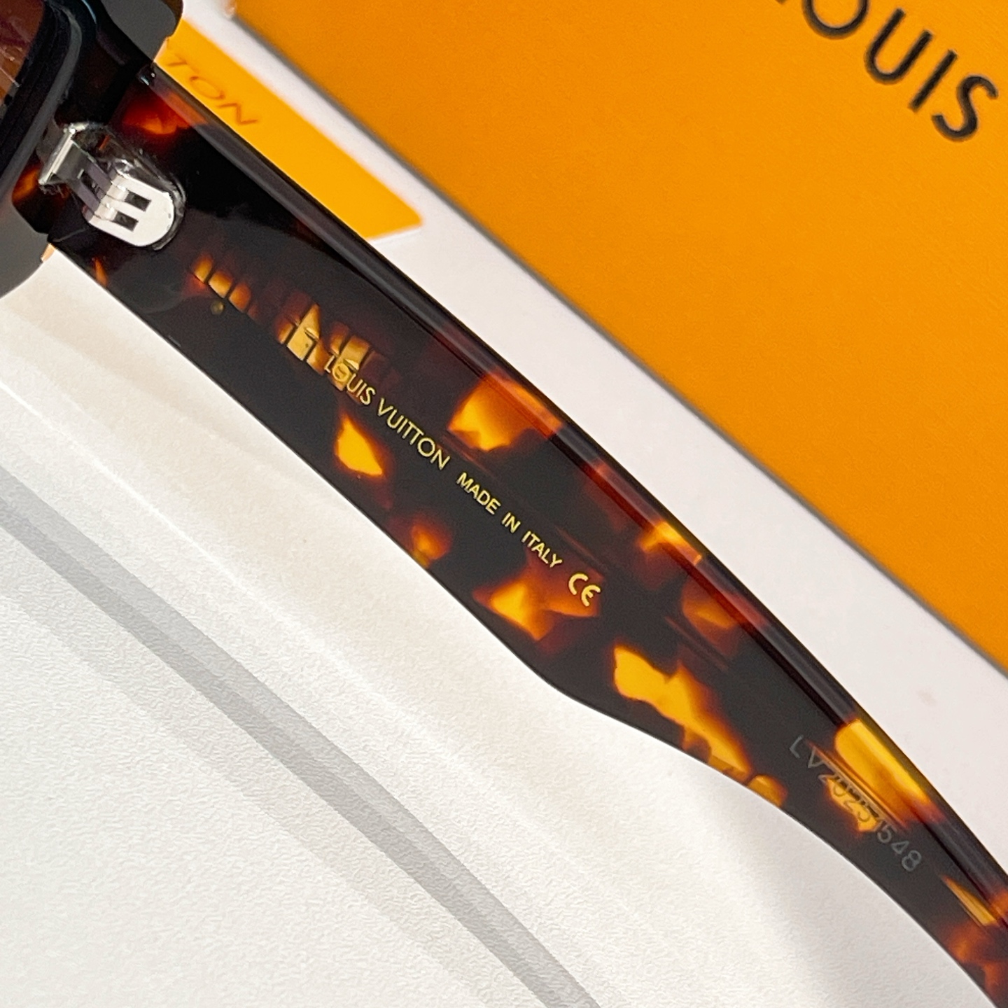 LOUIS VUITTO*✨✨✨MODEL：Z2937U✨✨✨ SIZE：54口18-145✨✨✨