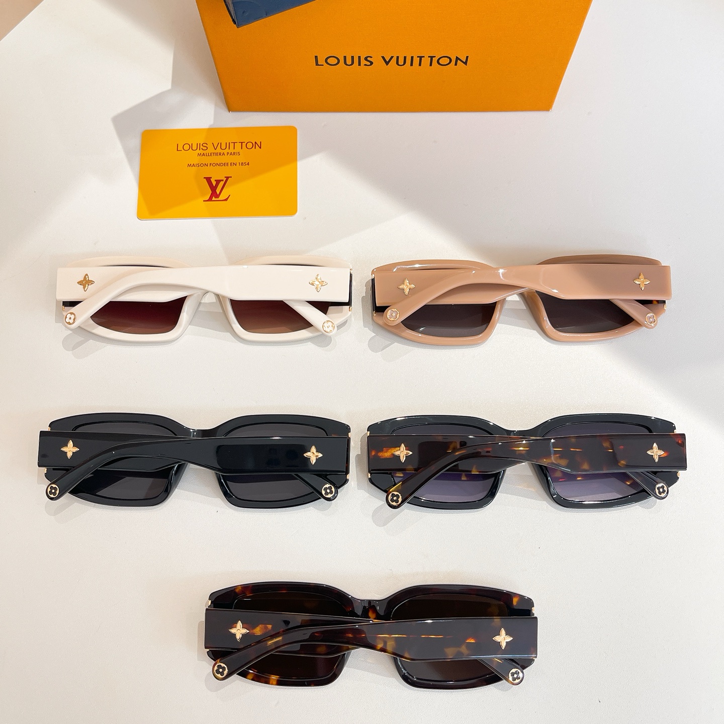 LOUIS VUITTO*✨✨✨MODEL：Z2937U✨✨✨ SIZE：54口18-145✨✨✨