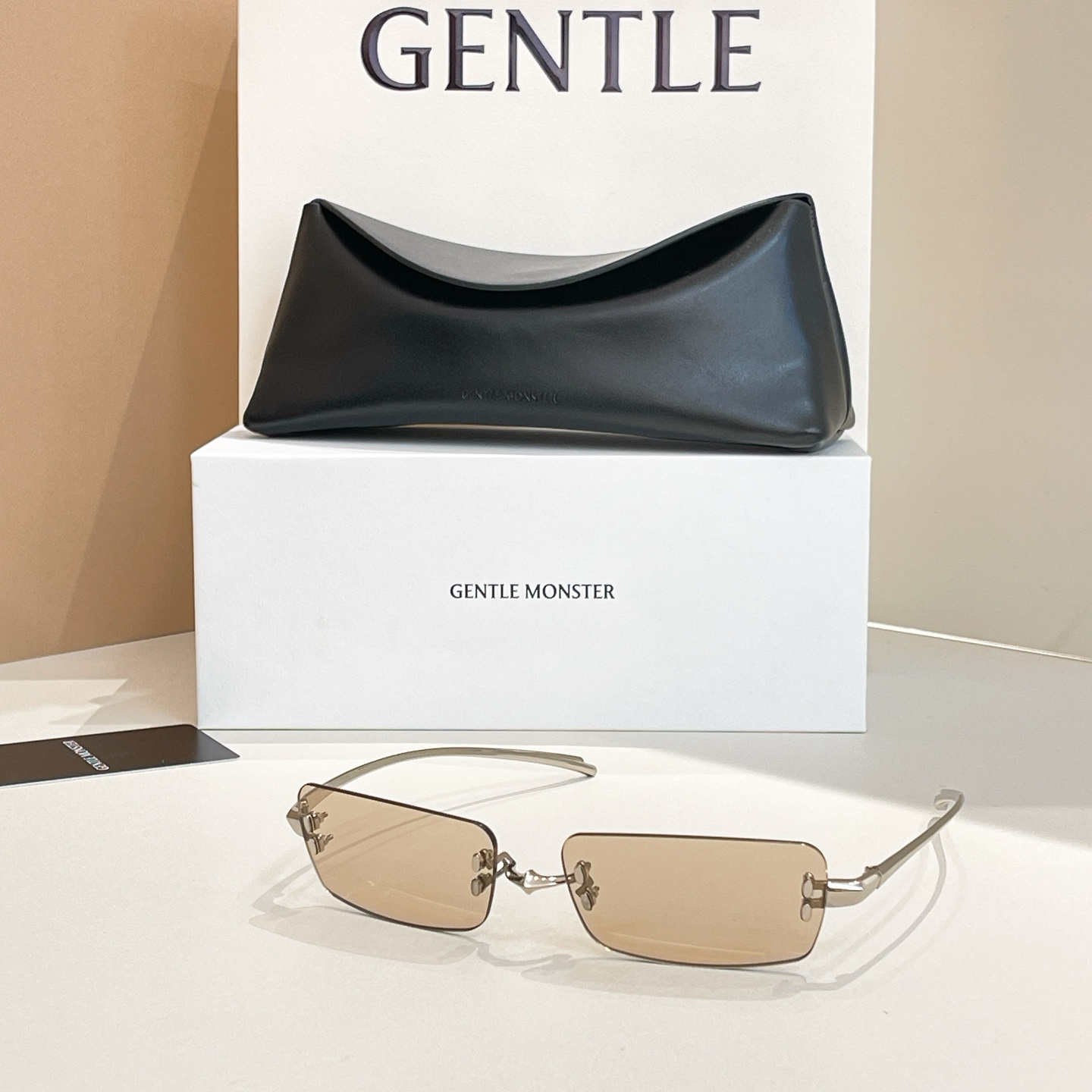 GENTLE MONSTE*🐼🐼🐼MODEL：PARANOYD 🐼🐼🐼SIZE：61口16-135🐼🐼🐼