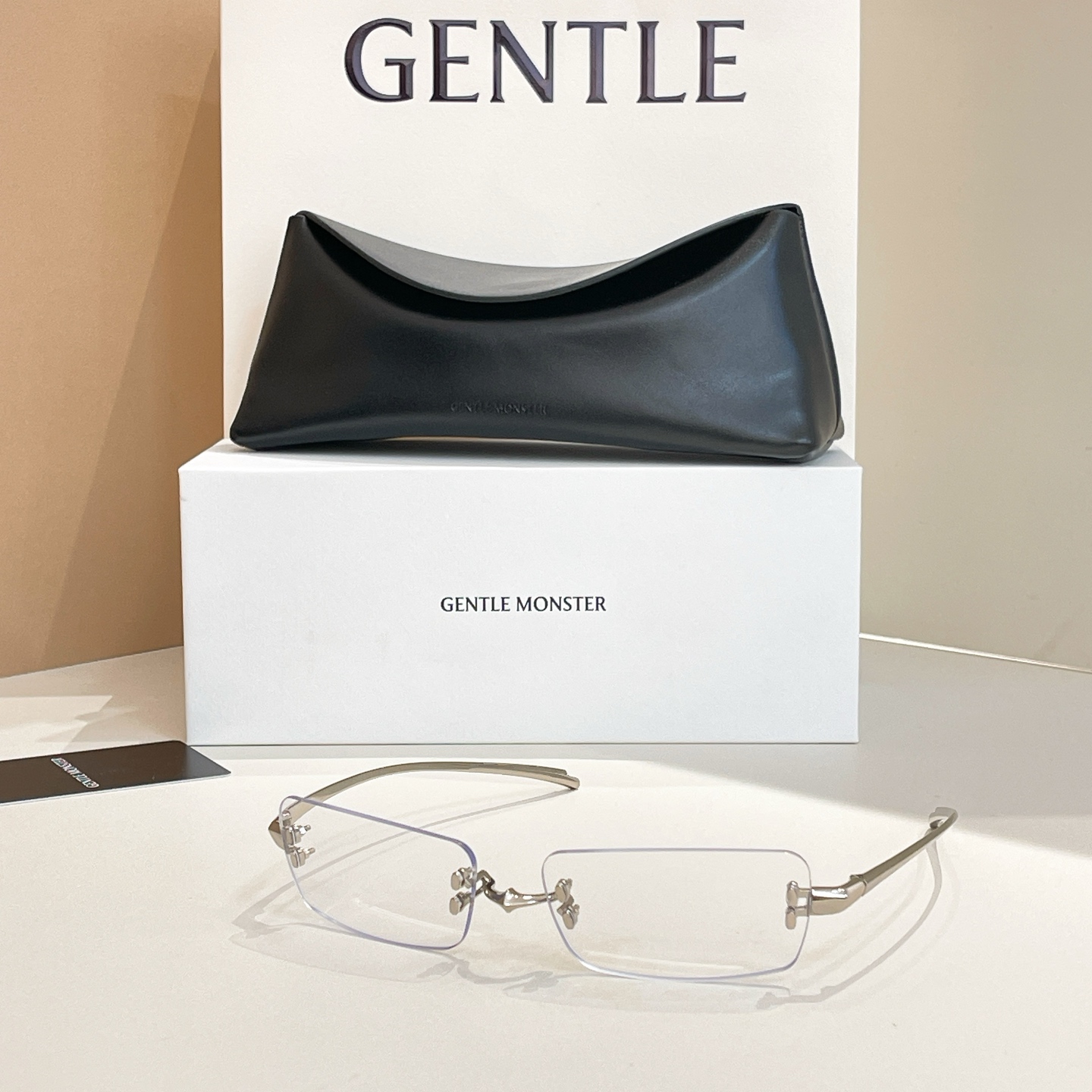 GENTLE MONSTE*🐼🐼🐼MODEL：PARANOYD 🐼🐼🐼SIZE：61口16-135🐼🐼🐼