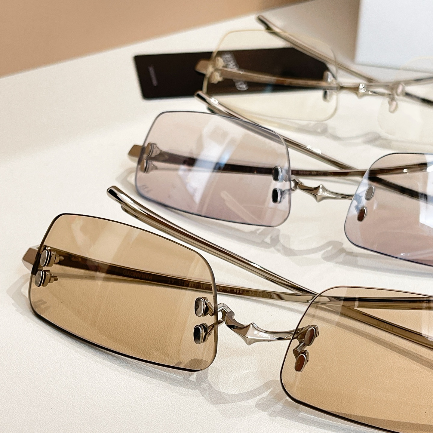 GENTLE MONSTE*🐼🐼🐼MODEL：PARANOYD 🐼🐼🐼SIZE：61口16-135🐼🐼🐼