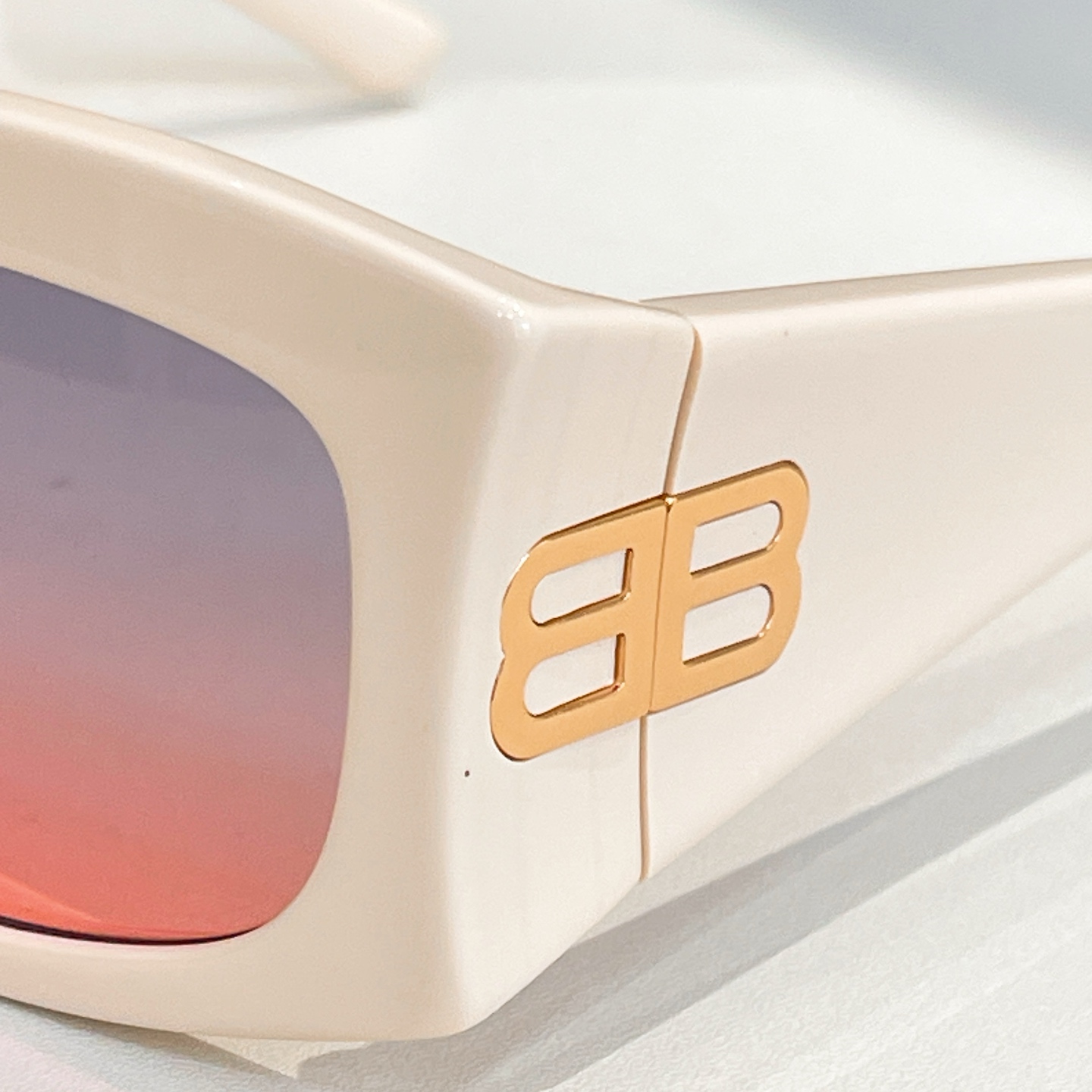 DOLCE & GABBAN*🌟🌟🌟MODEL：DG🌟🌟🌟SIZE:57口22-140🌟🌟🌟