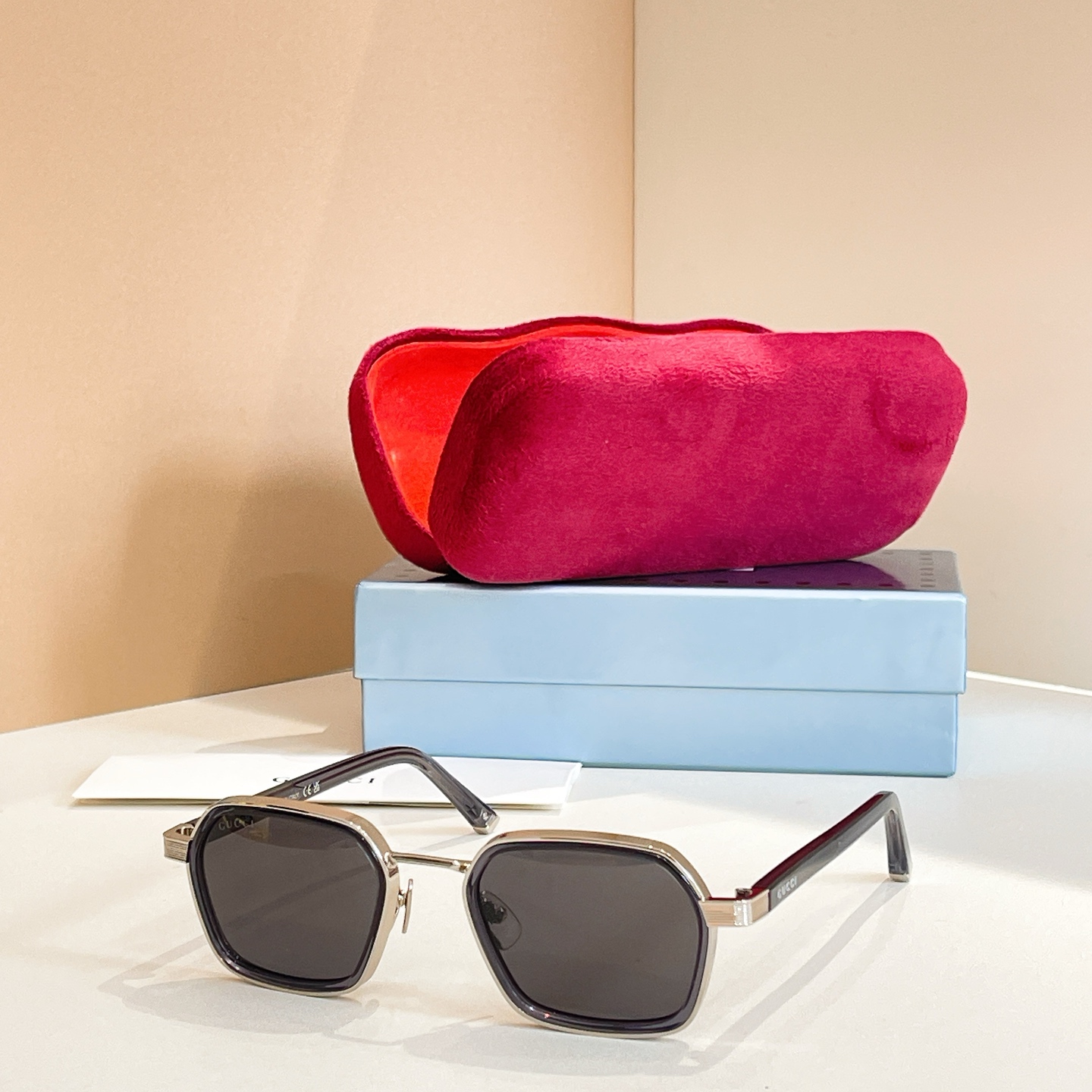 GUCC*🐝🐝🐝MODEL：GG2074S🐝🐝🐝SIZE：51口22-145🐝🐝🐝P180