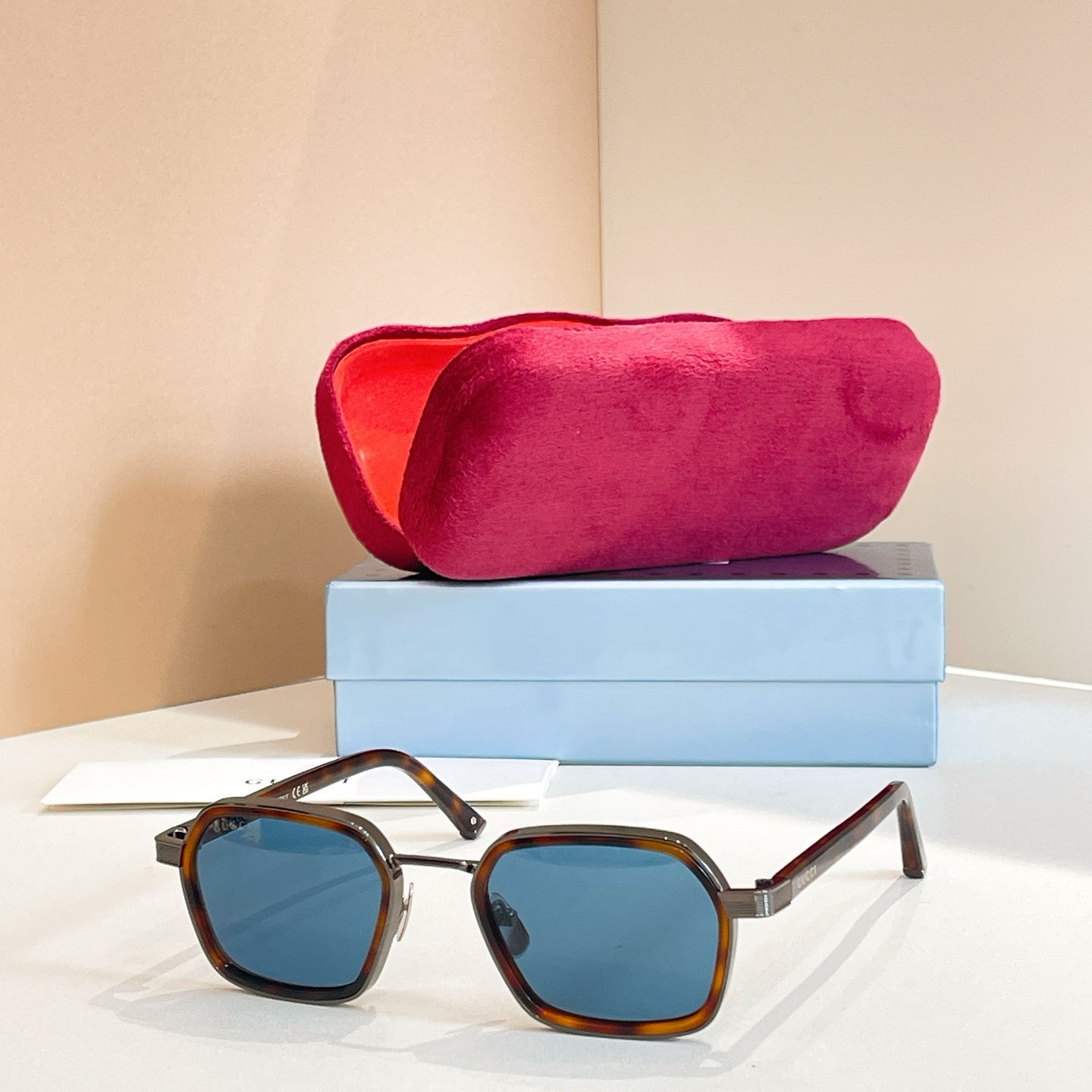 GUCC*🐝🐝🐝MODEL：GG2074S🐝🐝🐝SIZE：51口22-145🐝🐝🐝P180