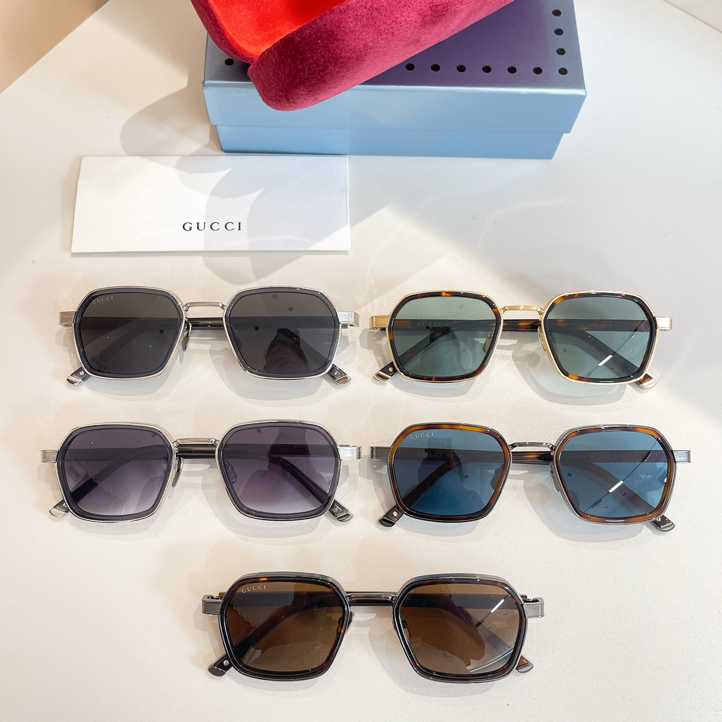 GUCC*🐝🐝🐝MODEL：GG2074S🐝🐝🐝SIZE：51口22-145🐝🐝🐝P180