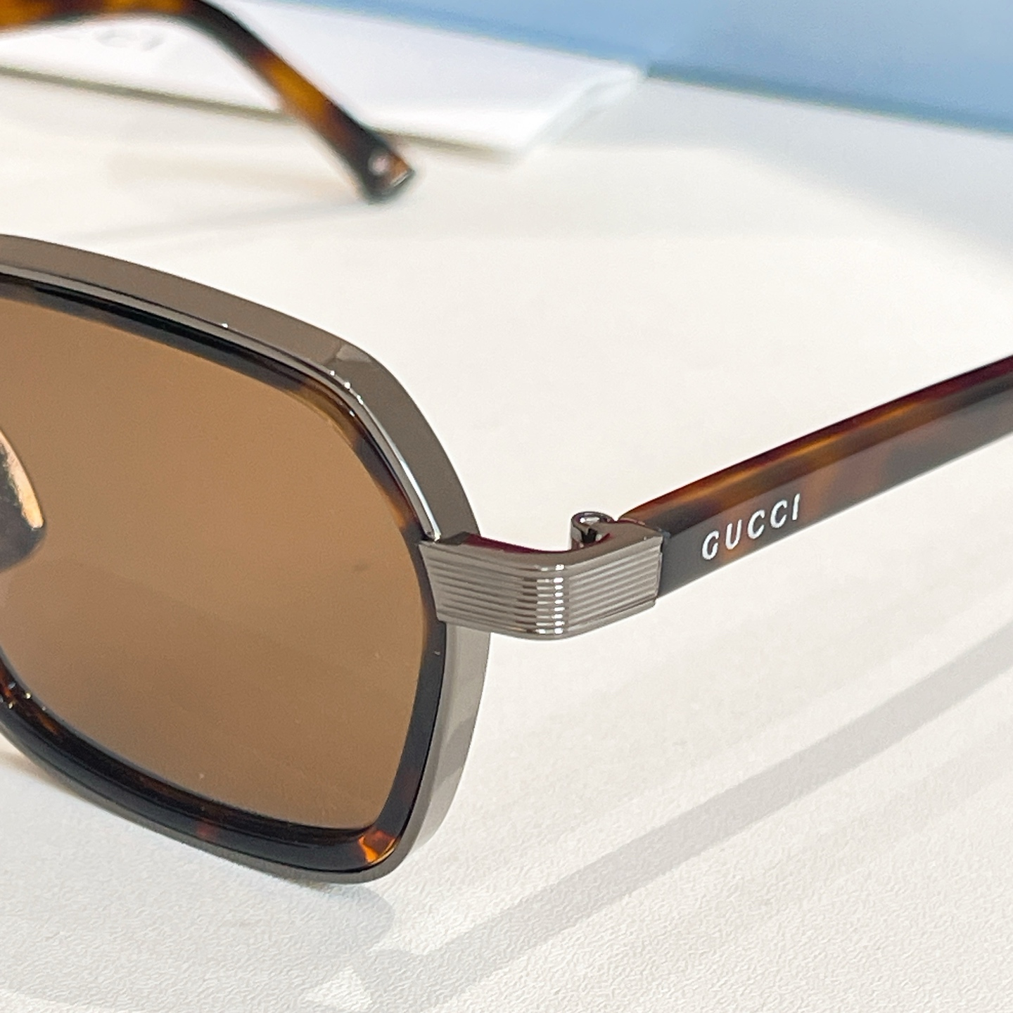 GUCC*🐝🐝🐝MODEL：GG2074S🐝🐝🐝SIZE：51口22-145🐝🐝🐝P180