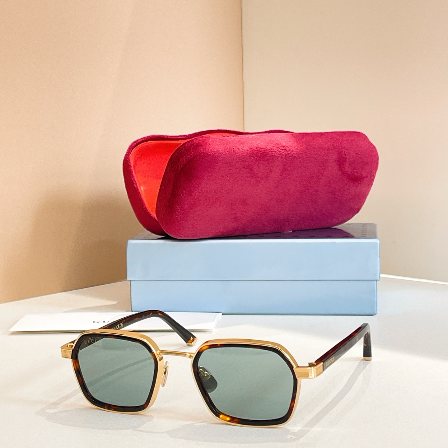 GUCC*🐝🐝🐝MODEL：GG2074S🐝🐝🐝SIZE：51口22-145🐝🐝🐝P180