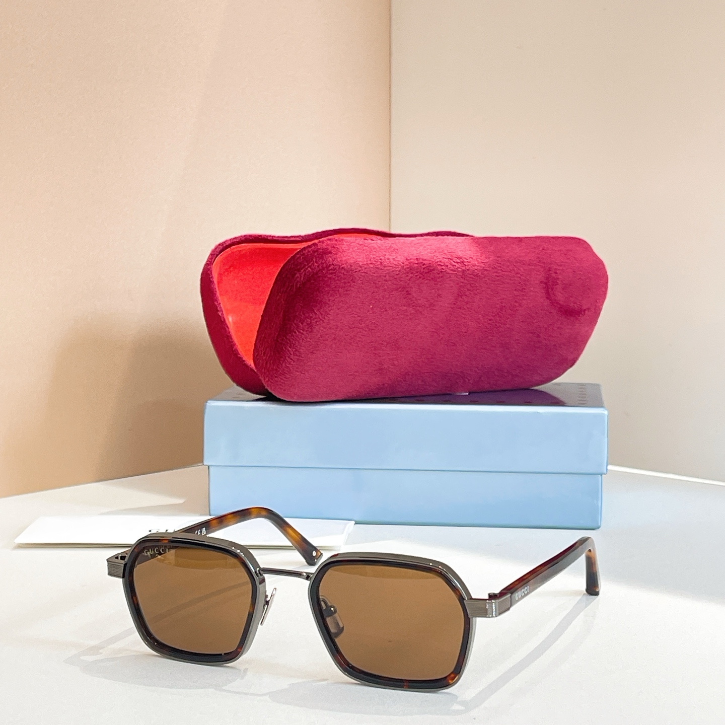 GUCC*🐝🐝🐝MODEL：GG2074S🐝🐝🐝SIZE：51口22-145🐝🐝🐝P180