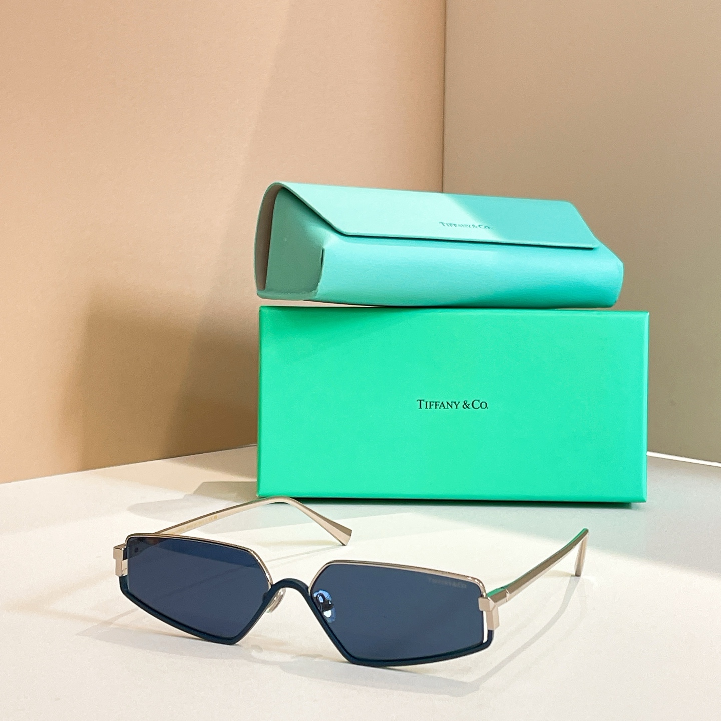 TIFFANY&Co.✨✨✨MODEL：TF3113KB✨✨✨ SIZE：61口13-142✨✨✨