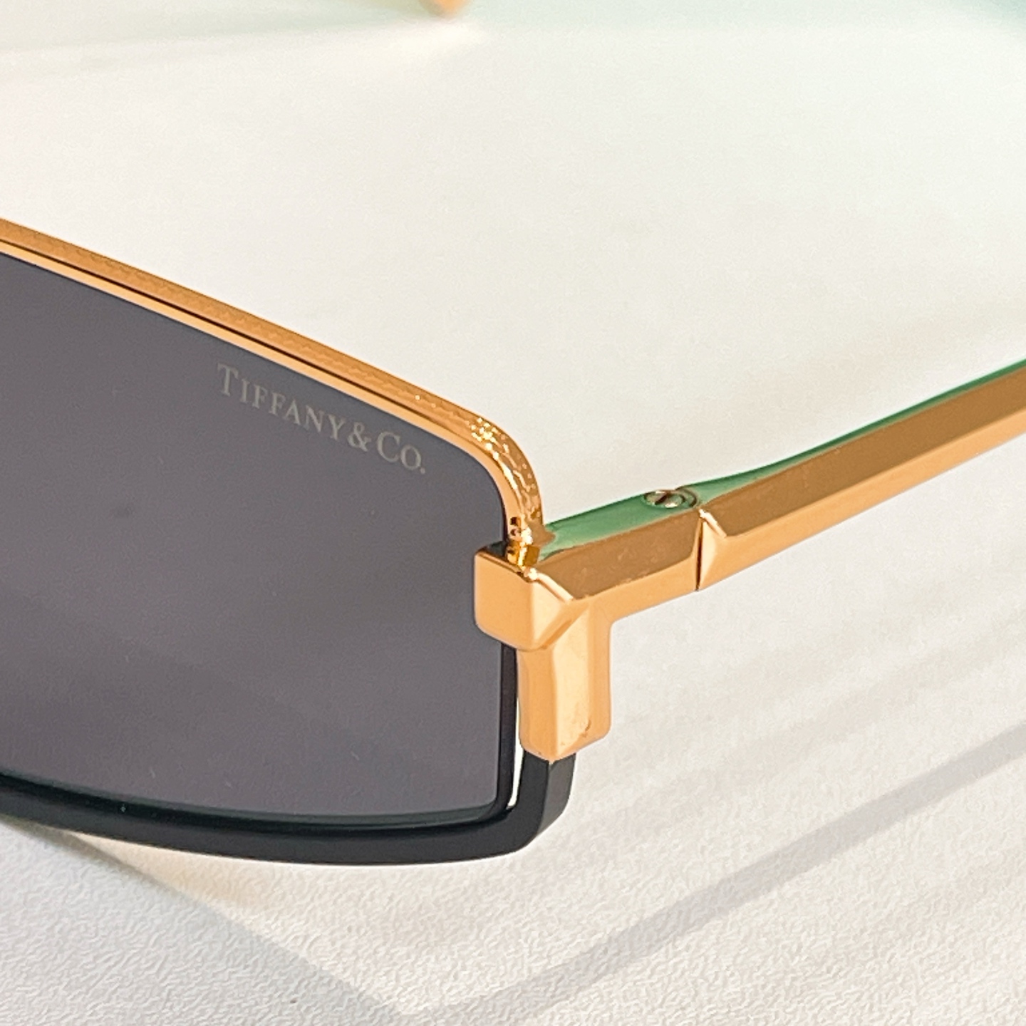 TIFFANY&Co.✨✨✨MODEL：TF3113KB✨✨✨ SIZE：61口13-142✨✨✨