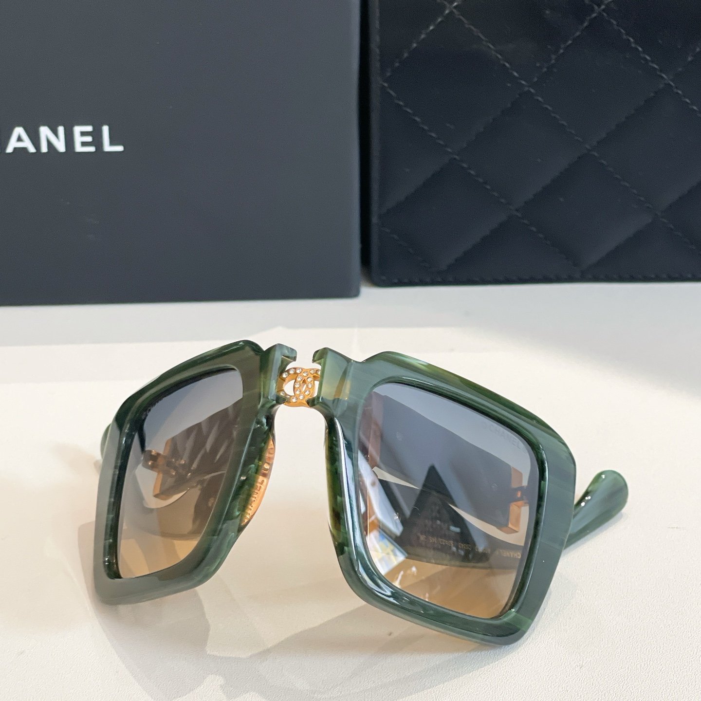 CHANE*🌸🌸🌸MODEL：A95073🌸🌸🌸SIZE：53口23-145🌸🌸🌸折叠款～～