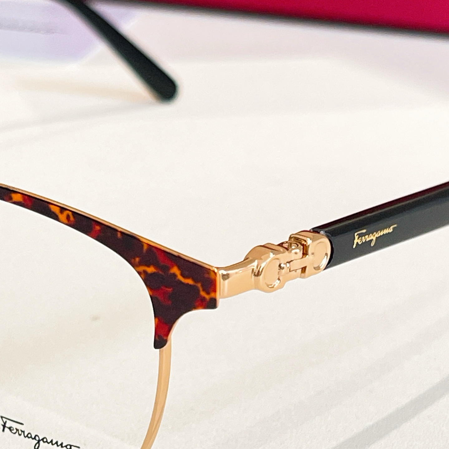 Salvatore ferragam* 菲*拉格慕 💚💚MODEL：SF2170💚💚💚SIZE：55口1