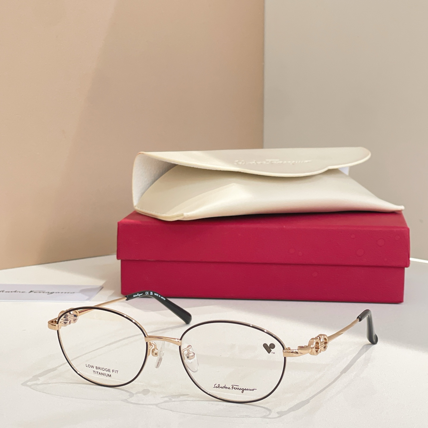 Salvatore ferragam* 菲*拉格慕 💚💚MODEL：SF2575LB💚💚💚SIZE：53