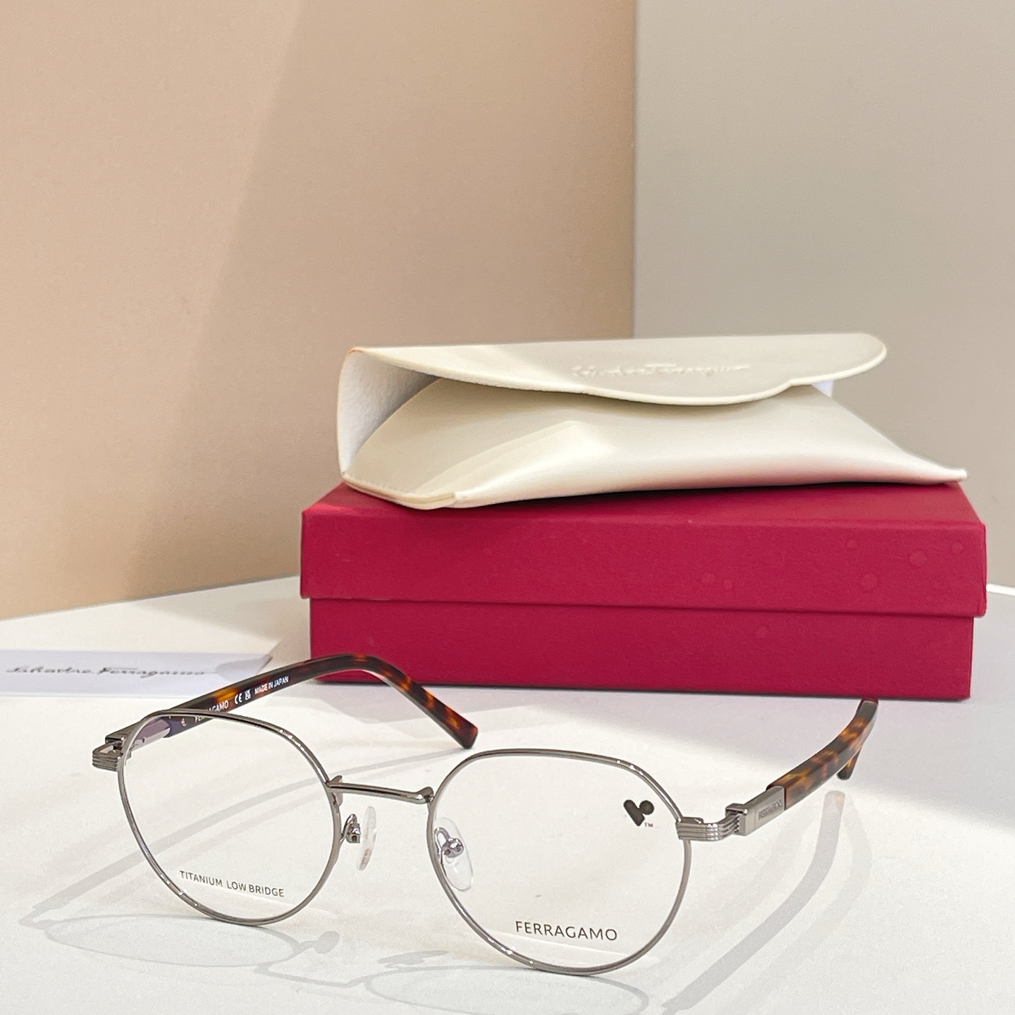 Salvatore ferragam* 菲*拉格慕 💚💚MODEL：SF2233💚💚💚SIZE：51口2