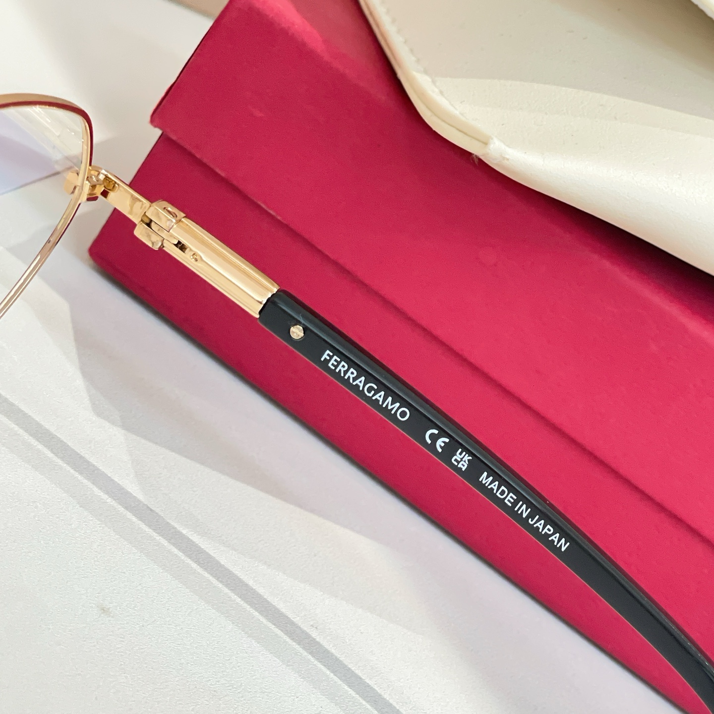 Salvatore ferragam* 菲*拉格慕 💚💚MODEL：SF2233💚💚💚SIZE：51口2