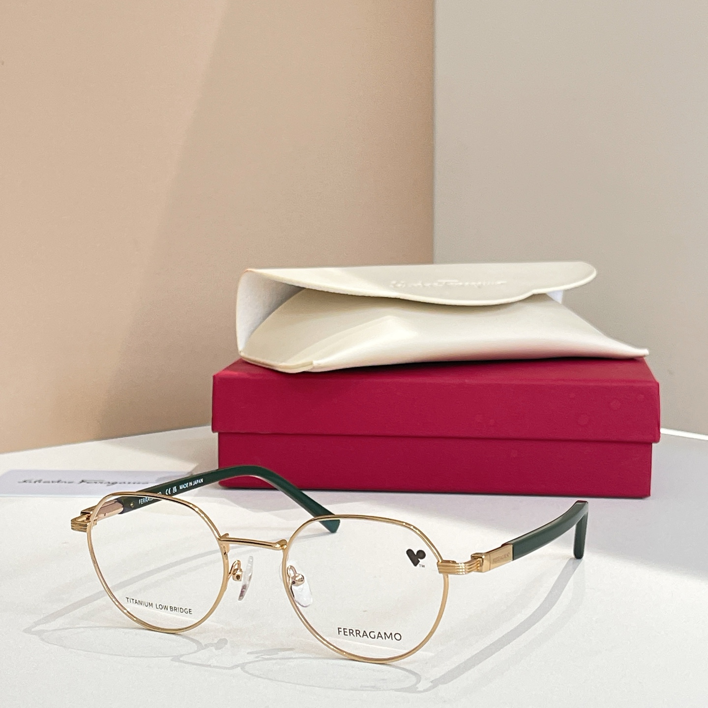 Salvatore ferragam* 菲*拉格慕 💚💚MODEL：SF2233💚💚💚SIZE：51口2