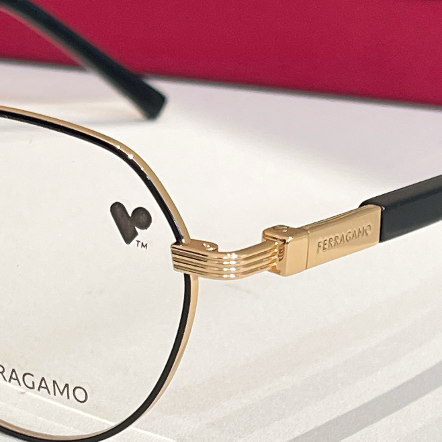 Salvatore ferragam* 菲*拉格慕 💚💚MODEL：SF2233💚💚💚SIZE：51口2