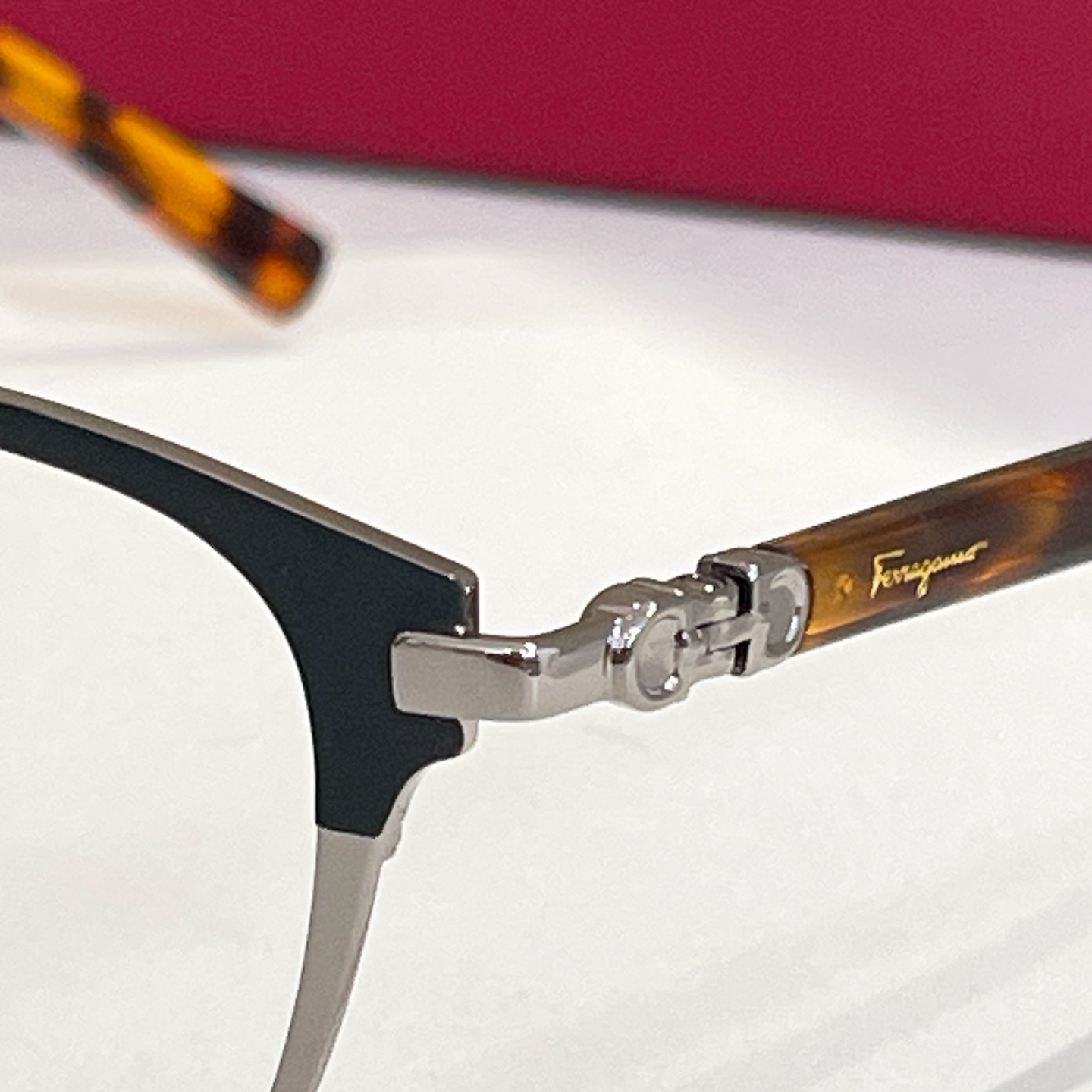 Salvatore ferragam* 菲*拉格慕 💚💚MODEL：SF2547A💚💚💚SIZE：53口