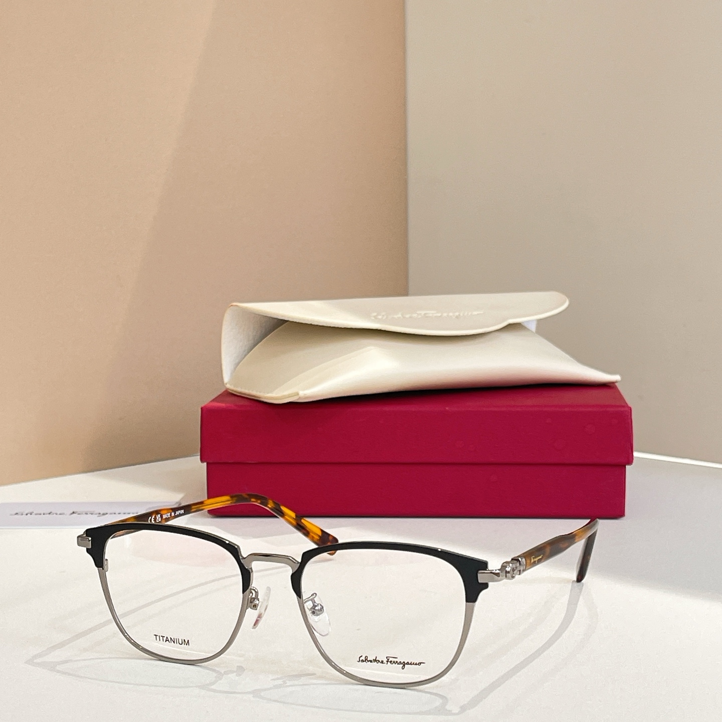 Salvatore ferragam* 菲*拉格慕 💚💚MODEL：SF2547A💚💚💚SIZE：53口