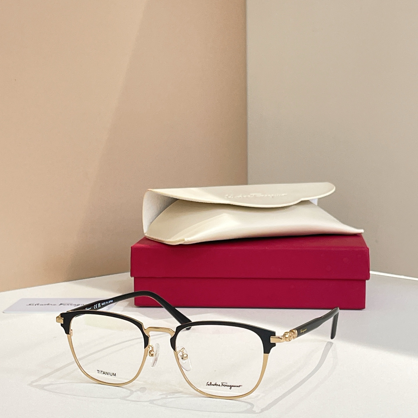 Salvatore ferragam* 菲*拉格慕 💚💚MODEL：SF2547A💚💚💚SIZE：53口