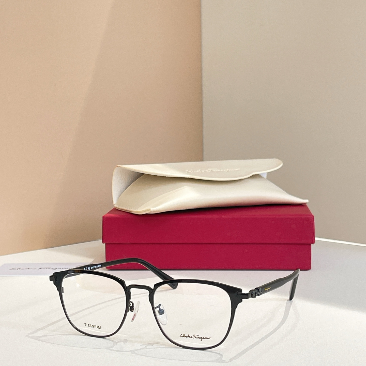 Salvatore ferragam* 菲*拉格慕 💚💚MODEL：SF2547A💚💚💚SIZE：53口