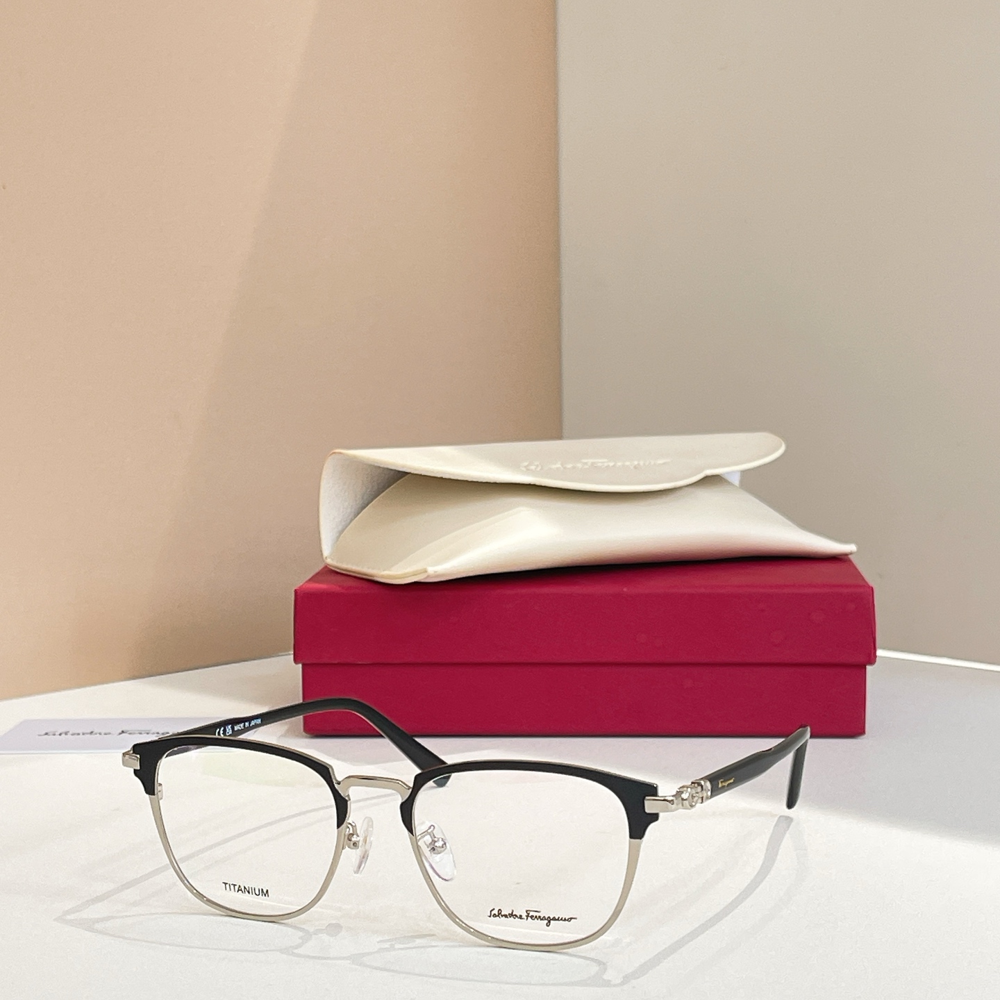 Salvatore ferragam* 菲*拉格慕 💚💚MODEL：SF2547A💚💚💚SIZE：53口