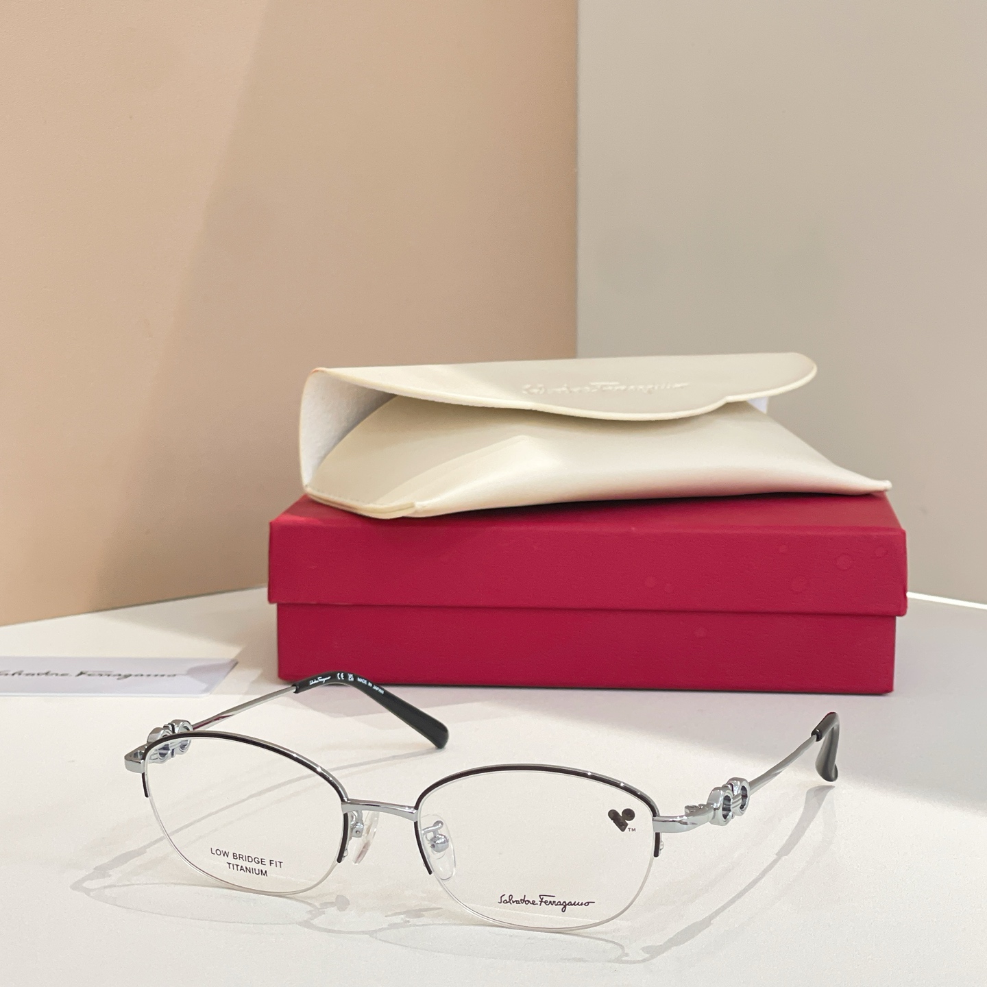 Salvatore ferragam* 菲*拉格慕 💚💚MODEL：SF2576LB💚💚💚SIZE：53