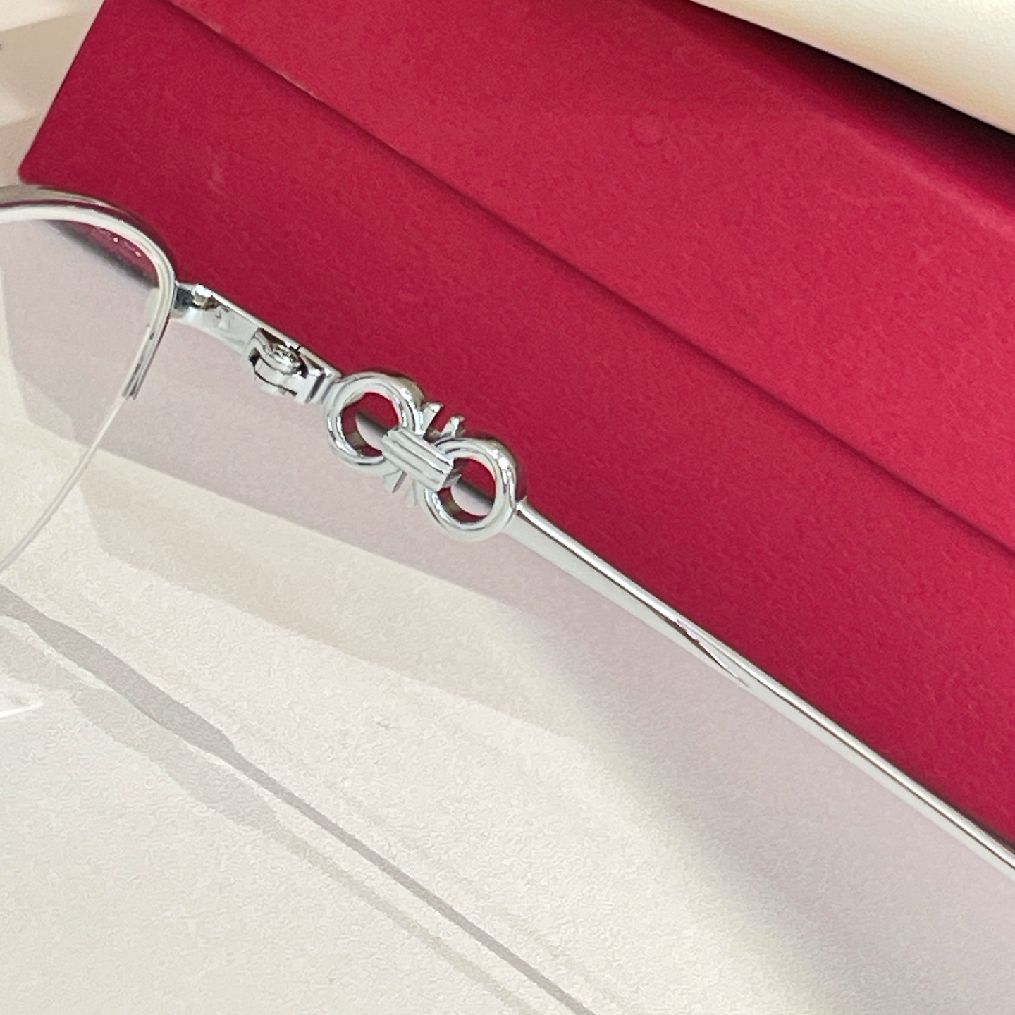 Salvatore ferragam* 菲*拉格慕 💚💚MODEL：SF2576LB💚💚💚SIZE：53